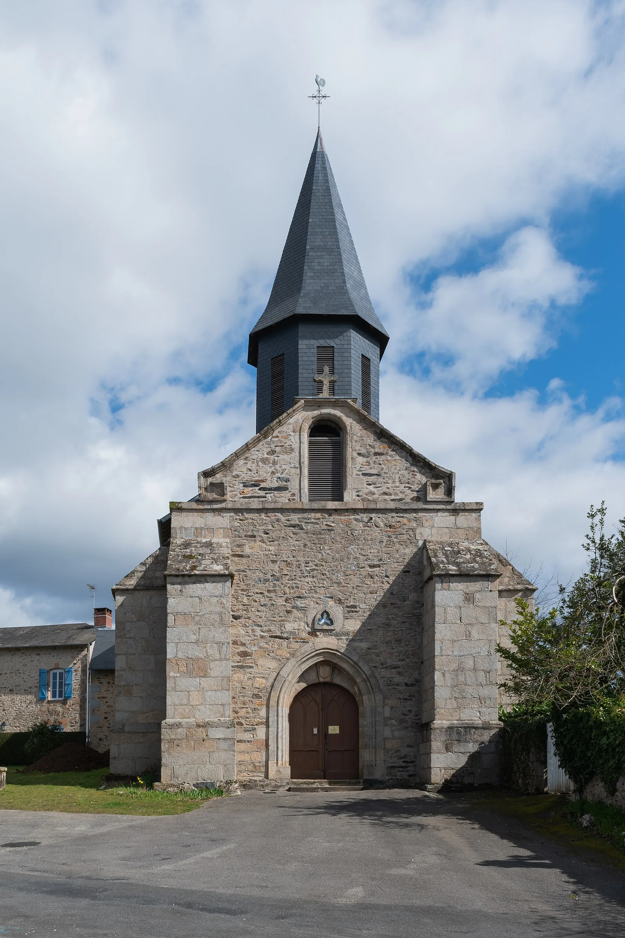Photo showing: Saint Peter church in La Croisille-sur-Briance, Haute-Vienne, France