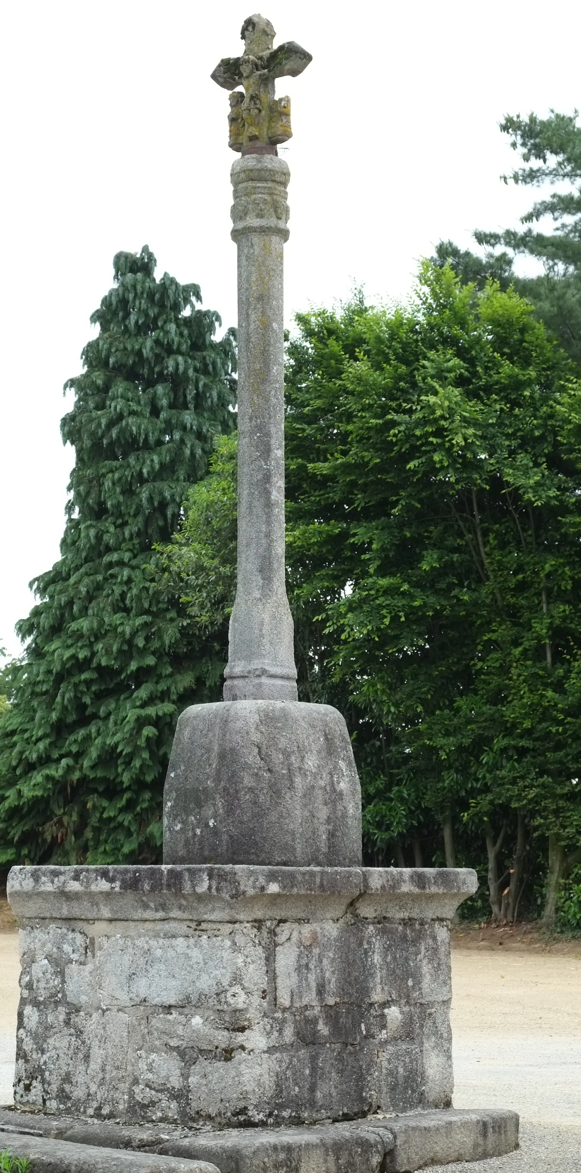 Photo showing: Kreuz in La Geneytouse im Département Haute-Vienne in der Region Centre (Frankreich)