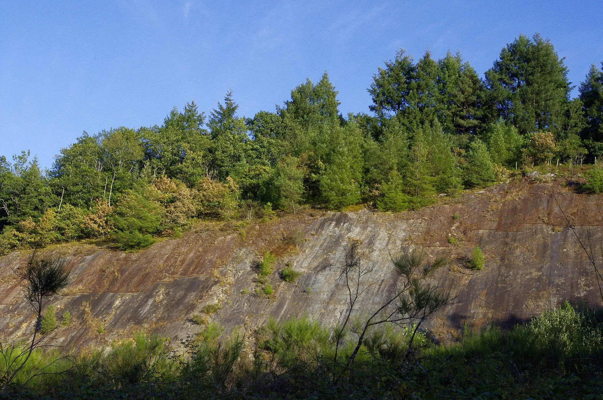 Photo showing: Verlassene Goldmine bei Le Chalard, Haute-Vienne, Frankreich