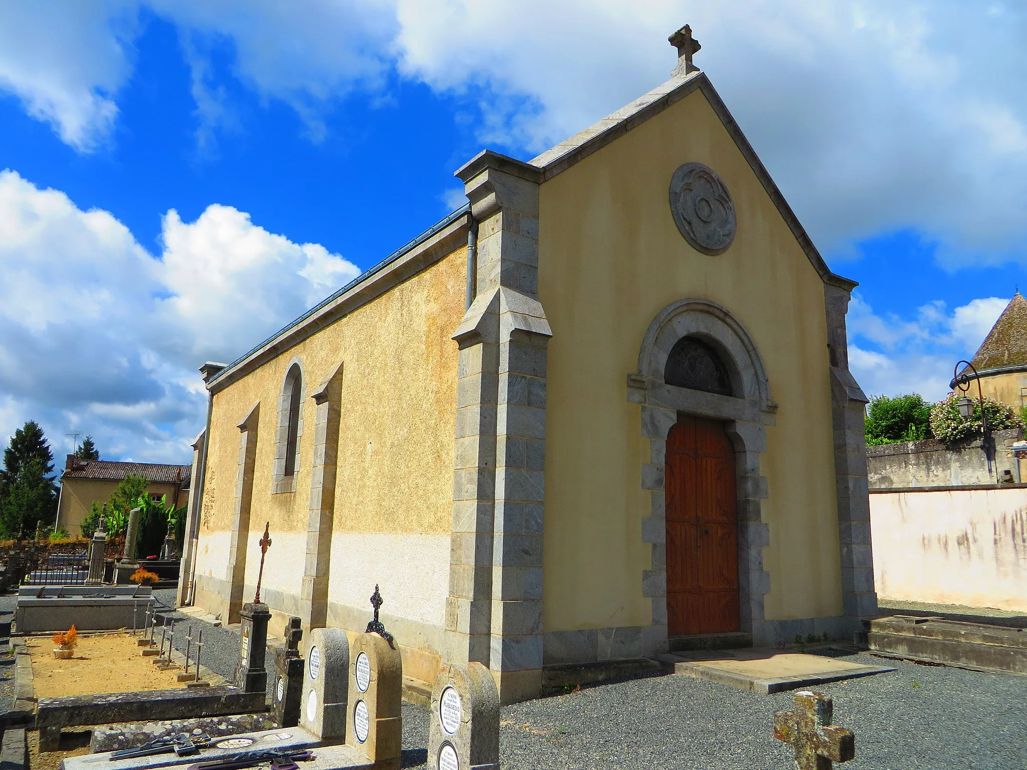 Photo showing: Le Dorat chapelle cimetiere