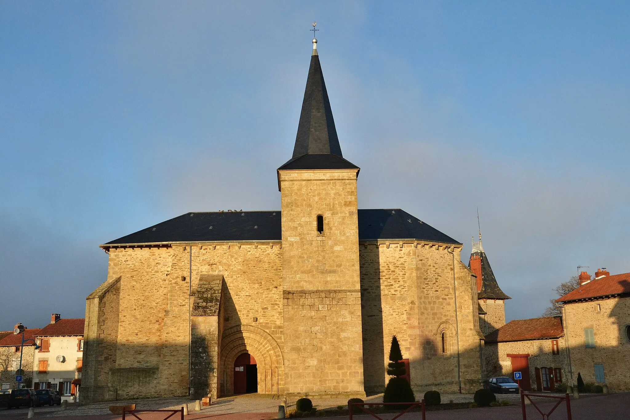 Photo showing: L'église de Peyrilhac (Haute-Vienne, France)