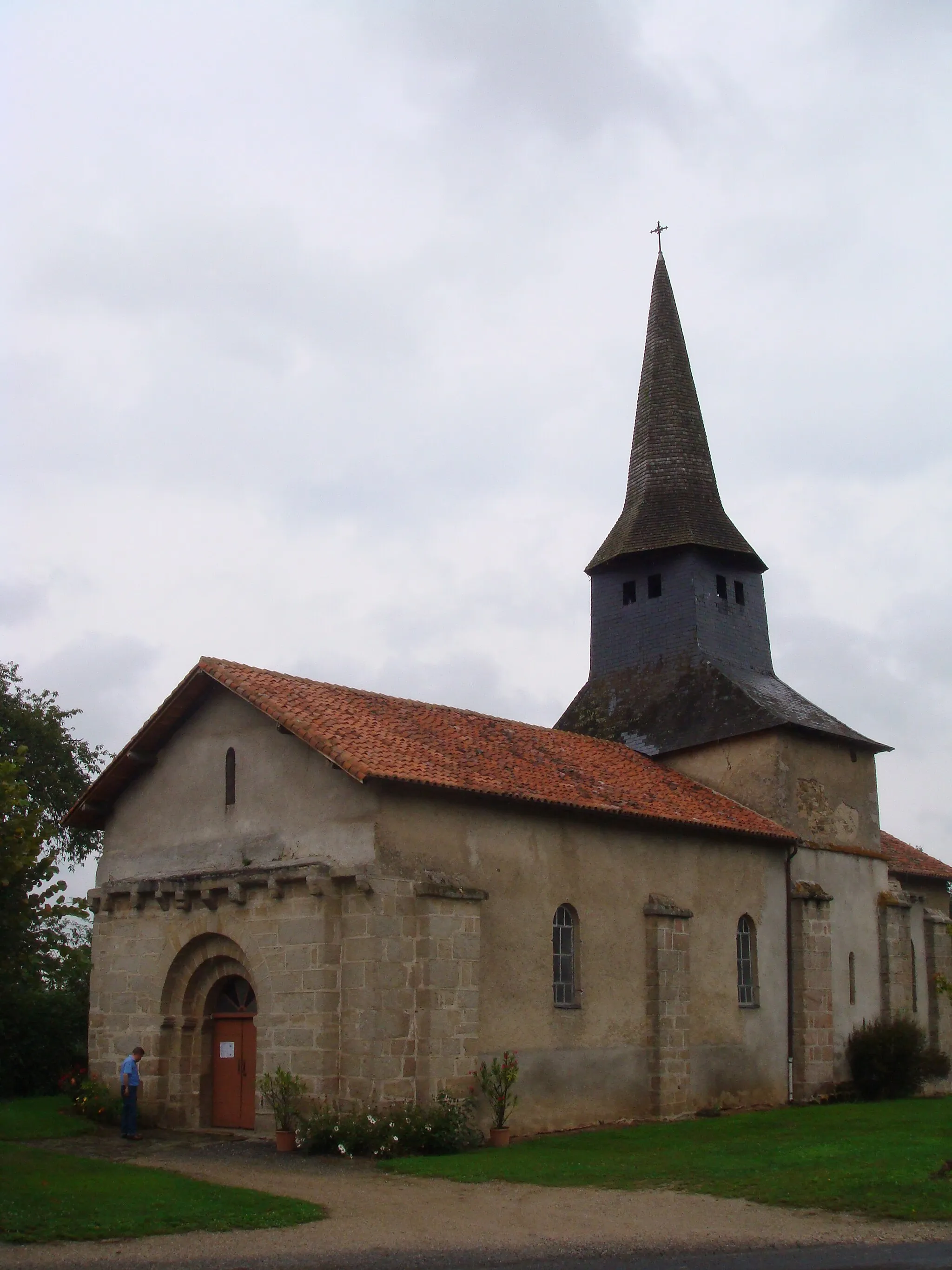 Photo showing: This building is indexed in the base Mérimée, a database of architectural heritage maintained by the French Ministry of Culture, under the reference PA00100432 .