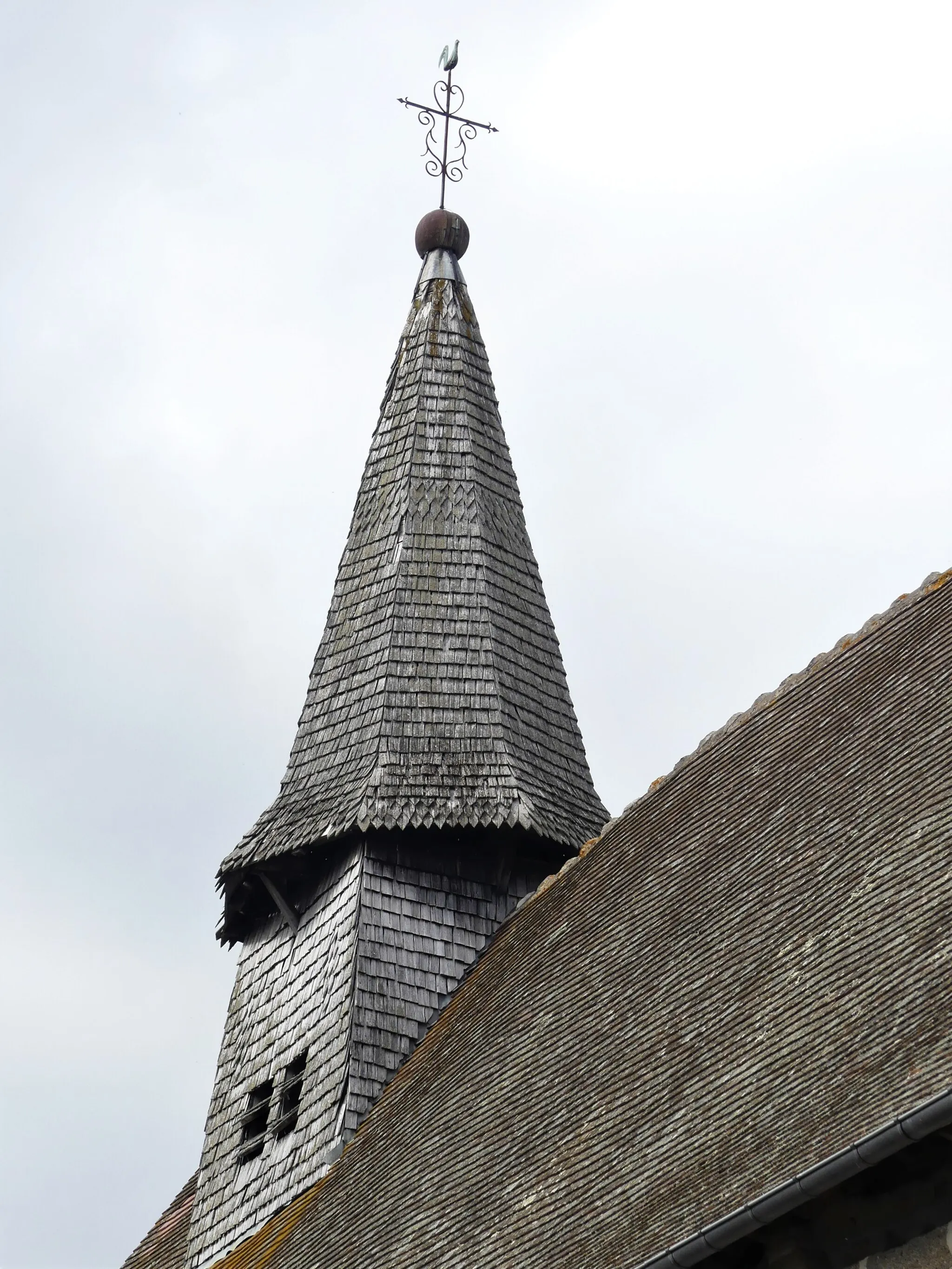 Photo showing: Le clocher de l'église, Saint-Laurent, Creuse, France.