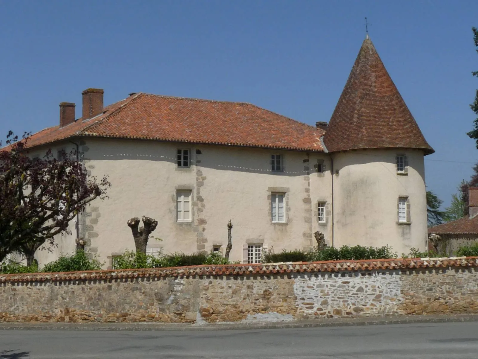 Photo showing: Logis de St-Christophe, Charente, France