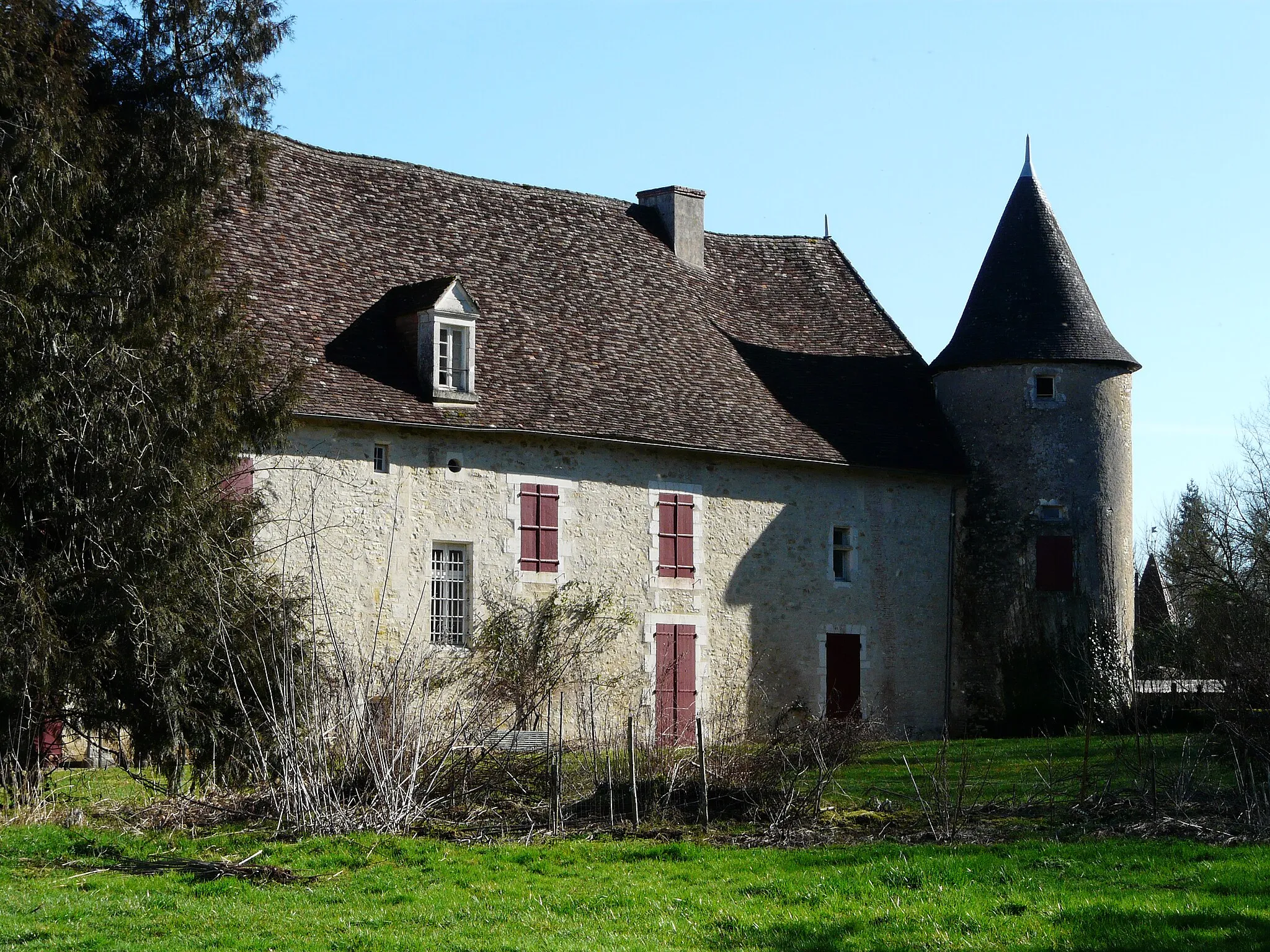 Photo showing: Le château de Glane, Coulaures, Dordogne, France.