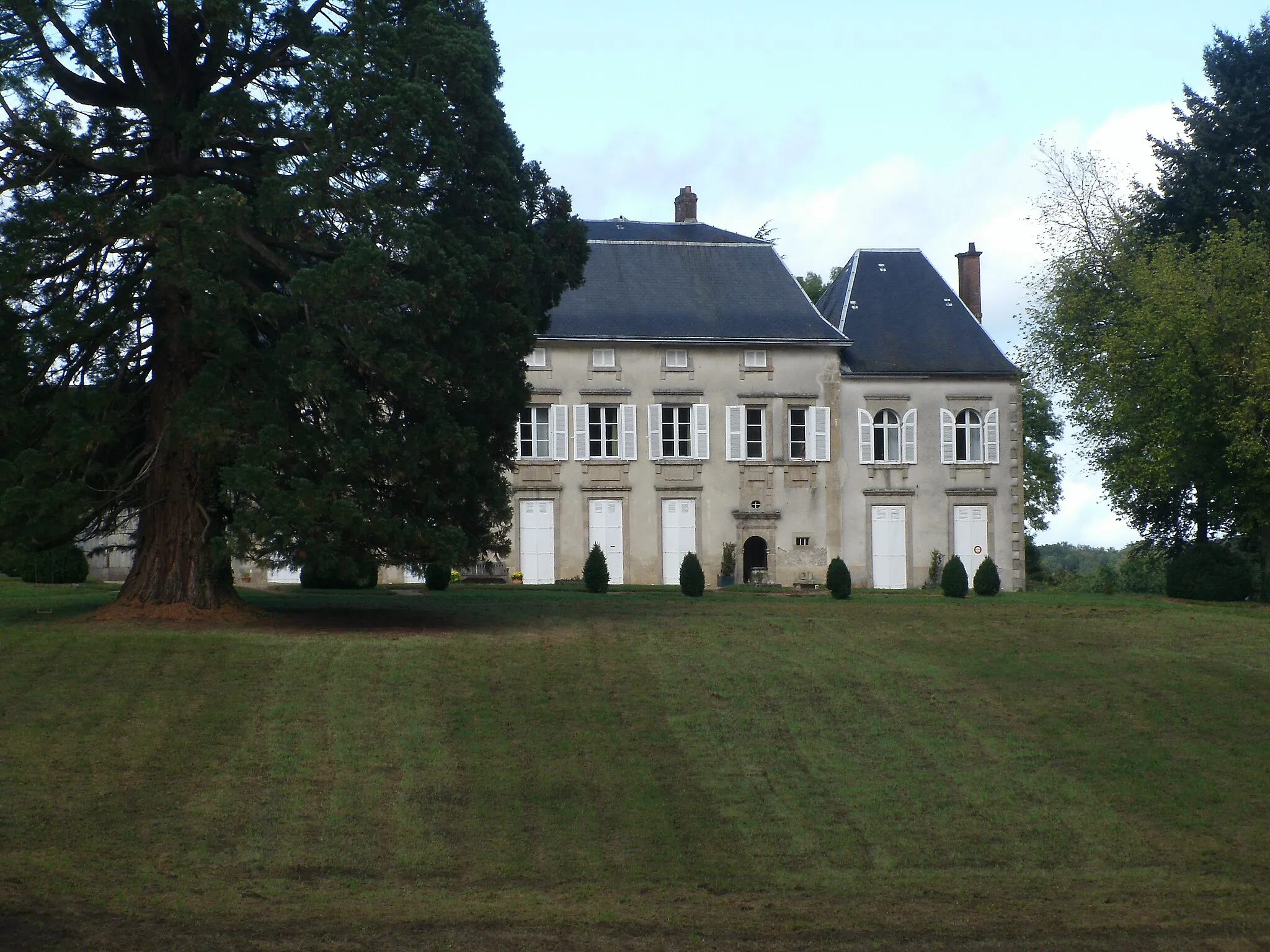 Photo showing: Château des Essarts