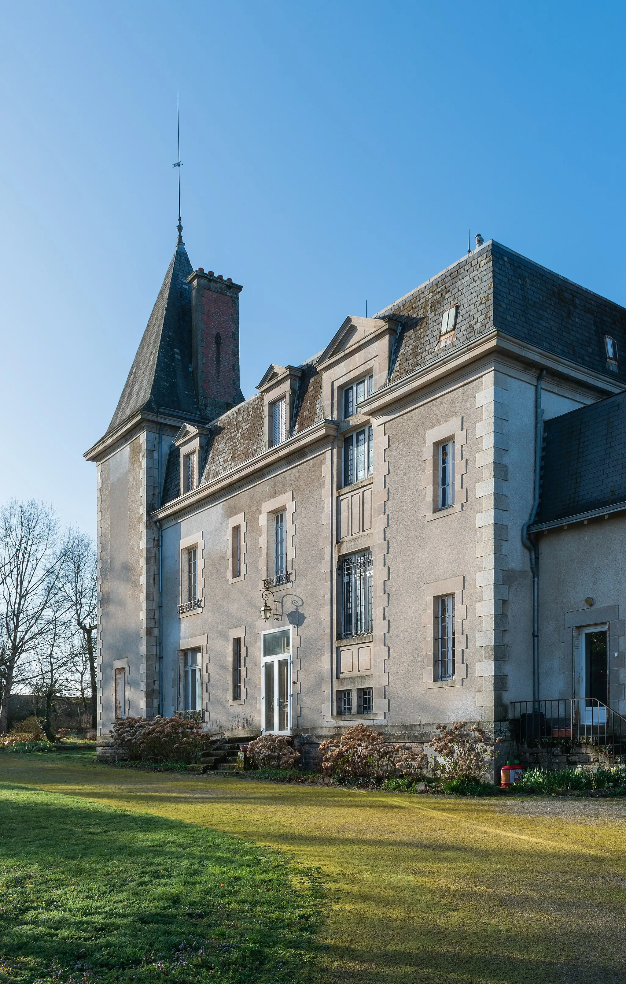 Photo showing: This building is inscrit au titre des monuments historiques de la France. It is indexed in the base Mérimée, a database of architectural heritage maintained by the French Ministry of Culture, under the reference PA00132886 .