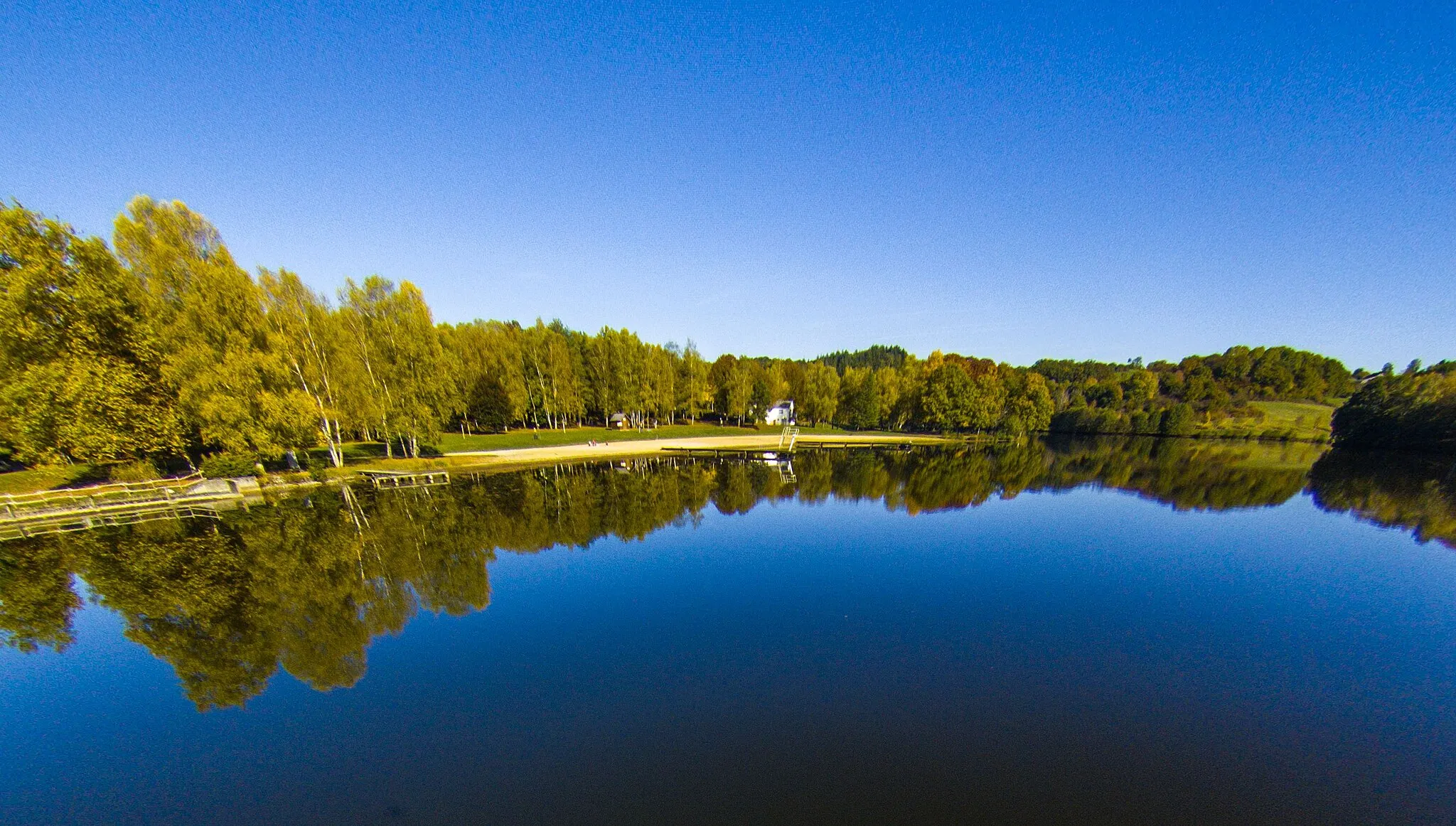 Photo showing: Photo du Lac de Pontcharal à Vigeois