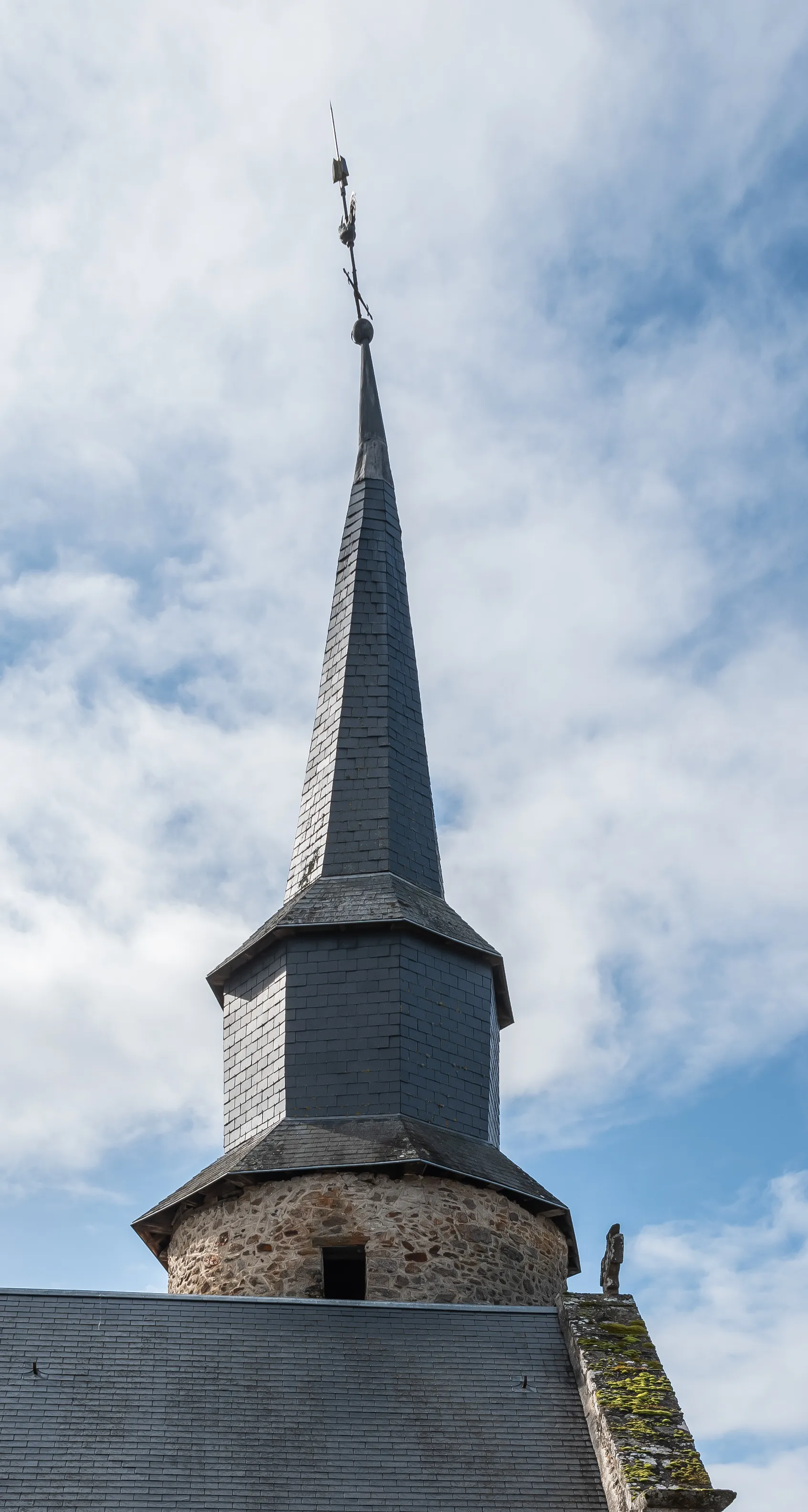 Photo showing: Bell tower of the Saints Peter and Paul church in Jouac, Haute-Vienne, France
