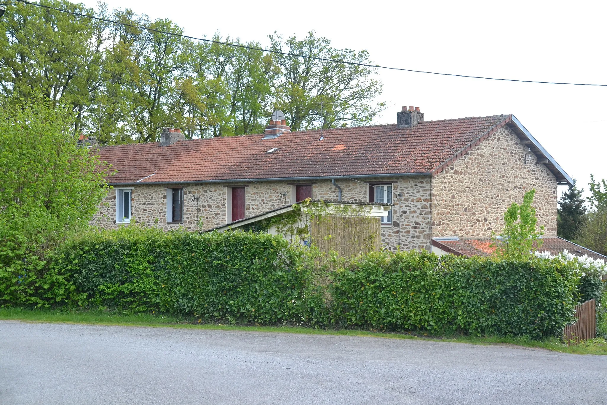 Photo showing: Anciennes habitations de mineurs, Rilhac-Rancon (Haute-Vienne, France).