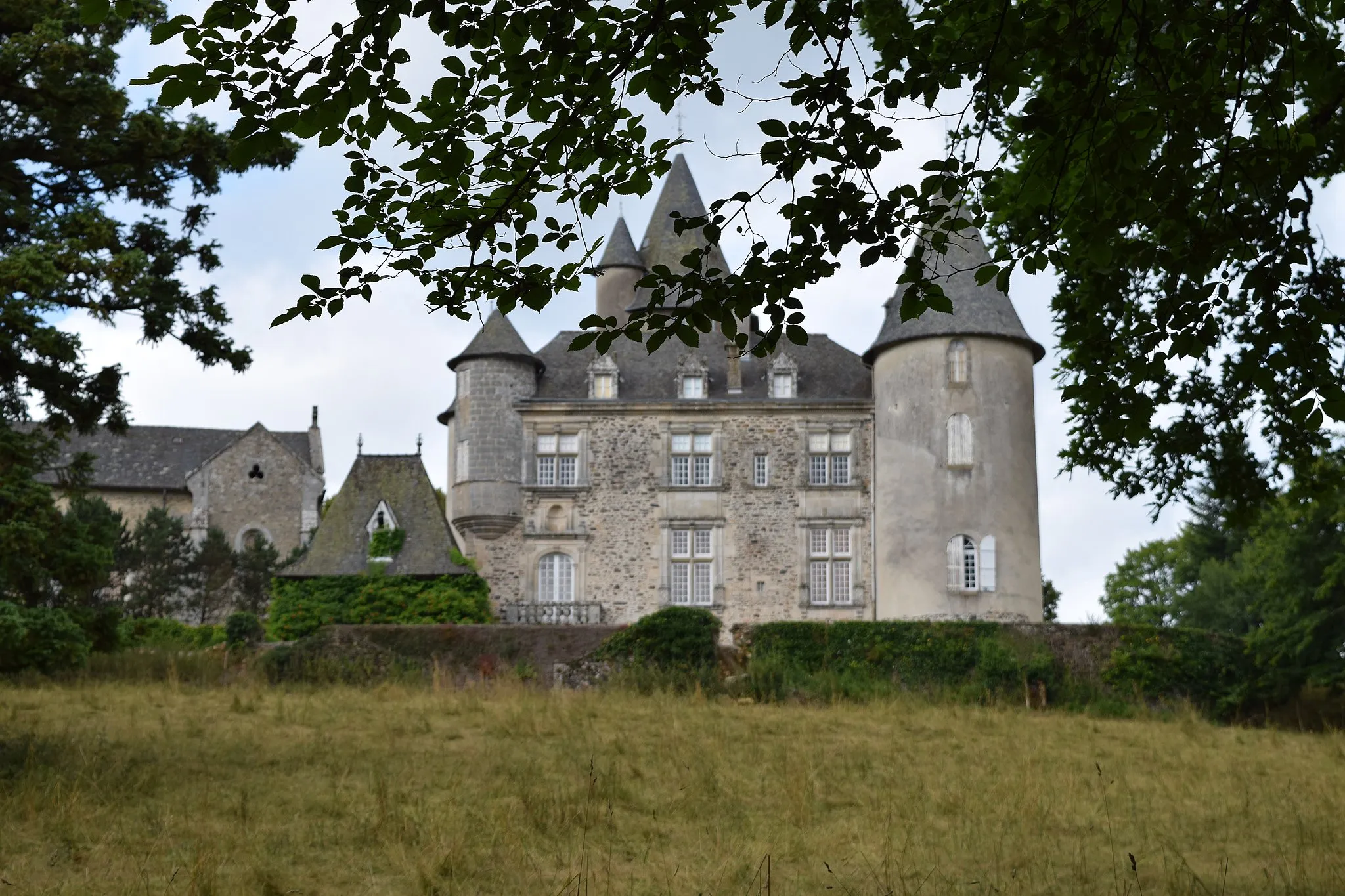 Photo showing: This building is indexed in the base Mérimée, a database of architectural heritage maintained by the French Ministry of Culture, under the reference PA00099974 .