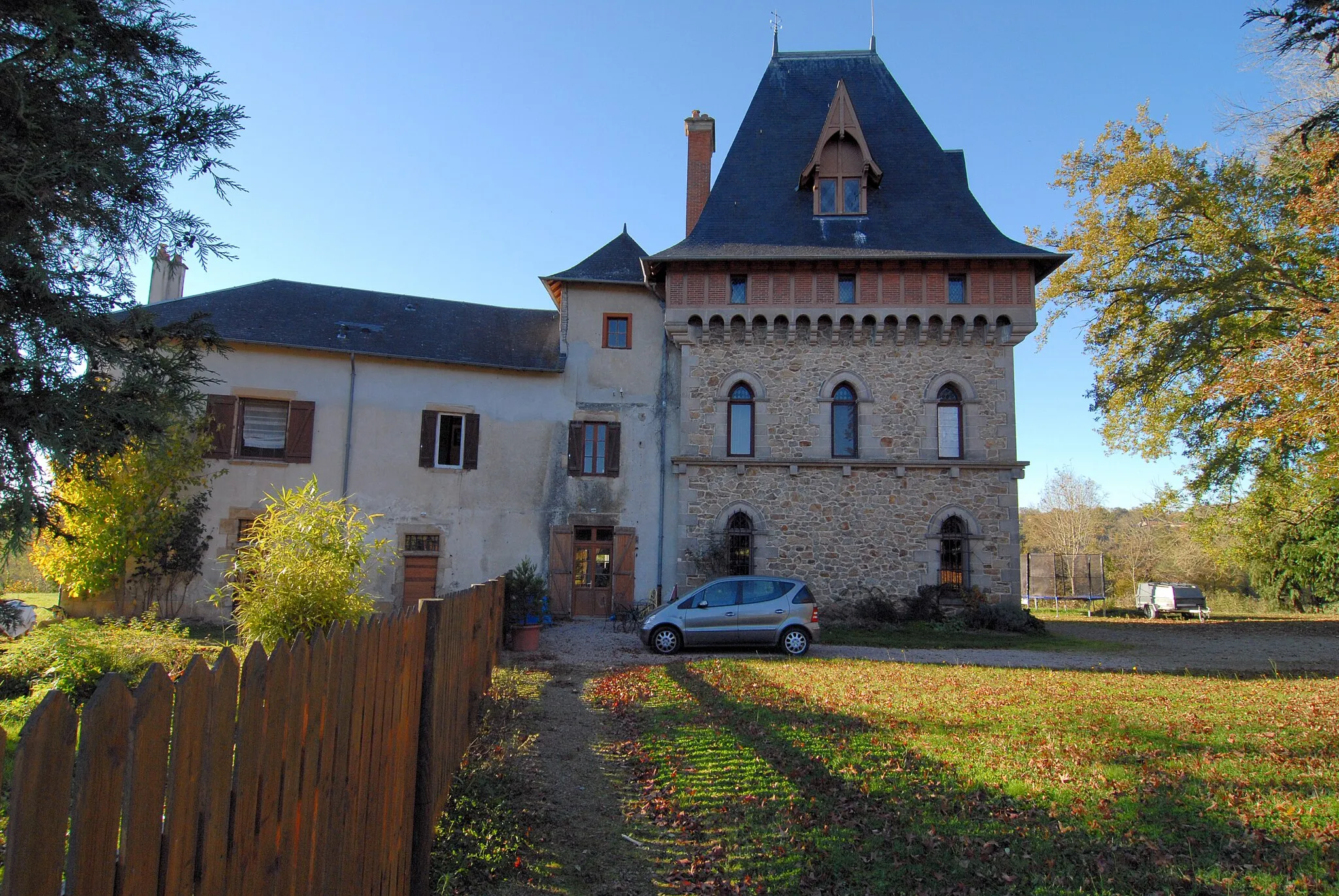 Photo showing: Château de Gigondas Commune d'Isle (Haute Vienne)