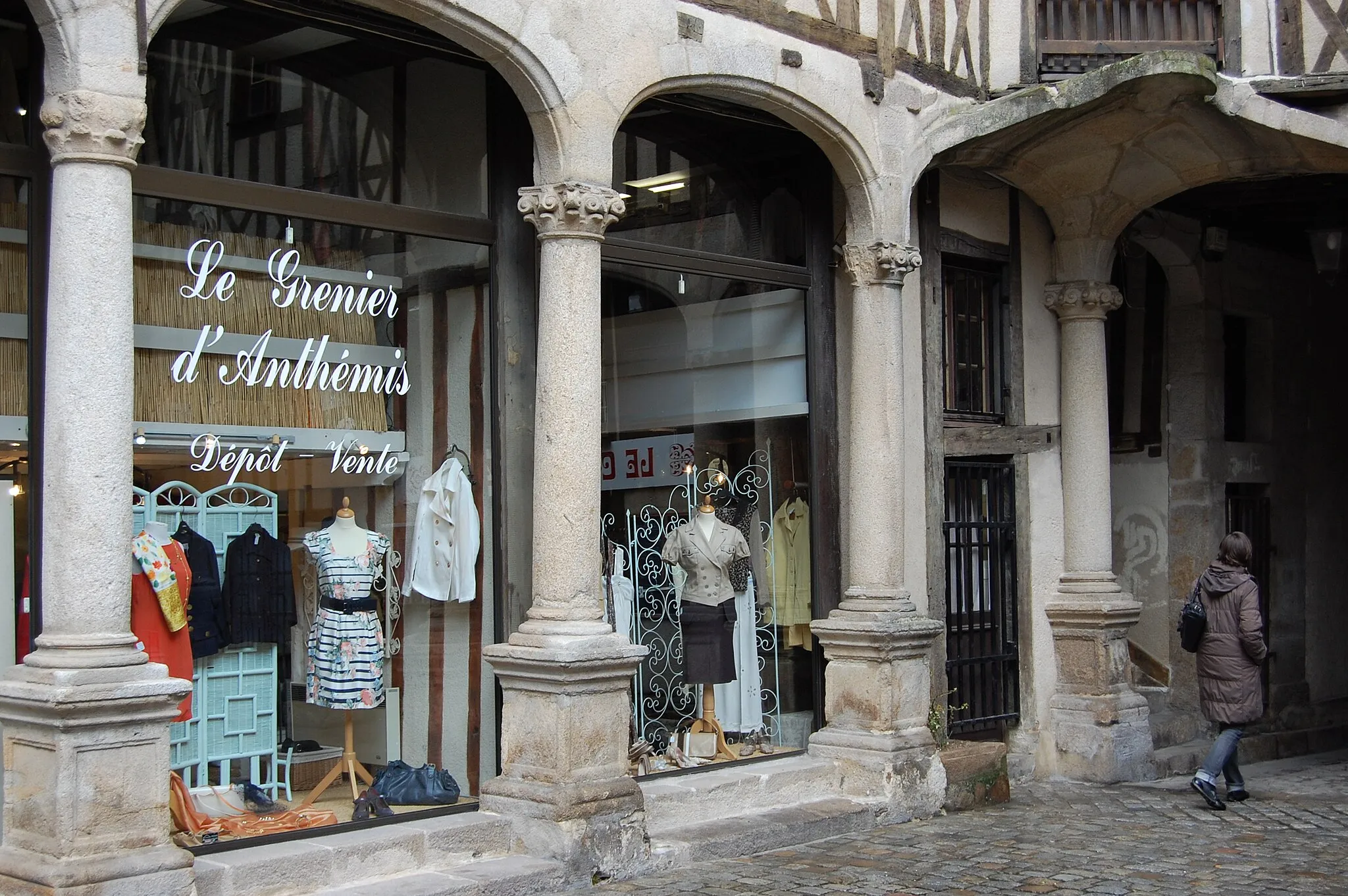 Photo showing: La cour du temple - centre ville de Limoges (Haute-Vienne, France).