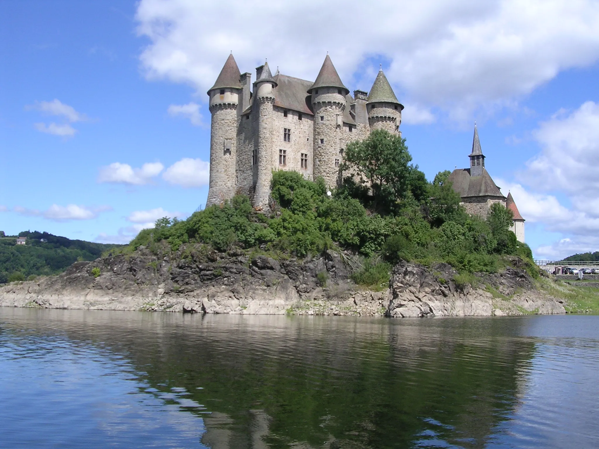 Photo showing: This building is indexed in the base Mérimée, a database of architectural heritage maintained by the French Ministry of Culture, under the reference PA00093524 .