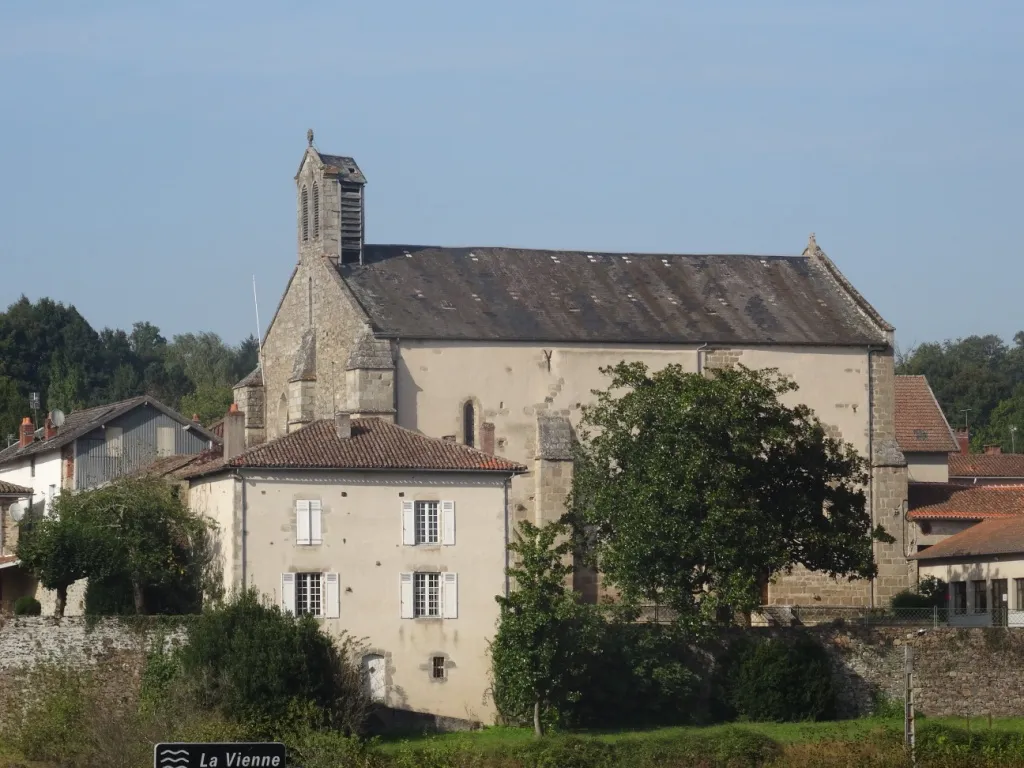 Photo showing: Église Saint-Victurien de Saint-Victurnien