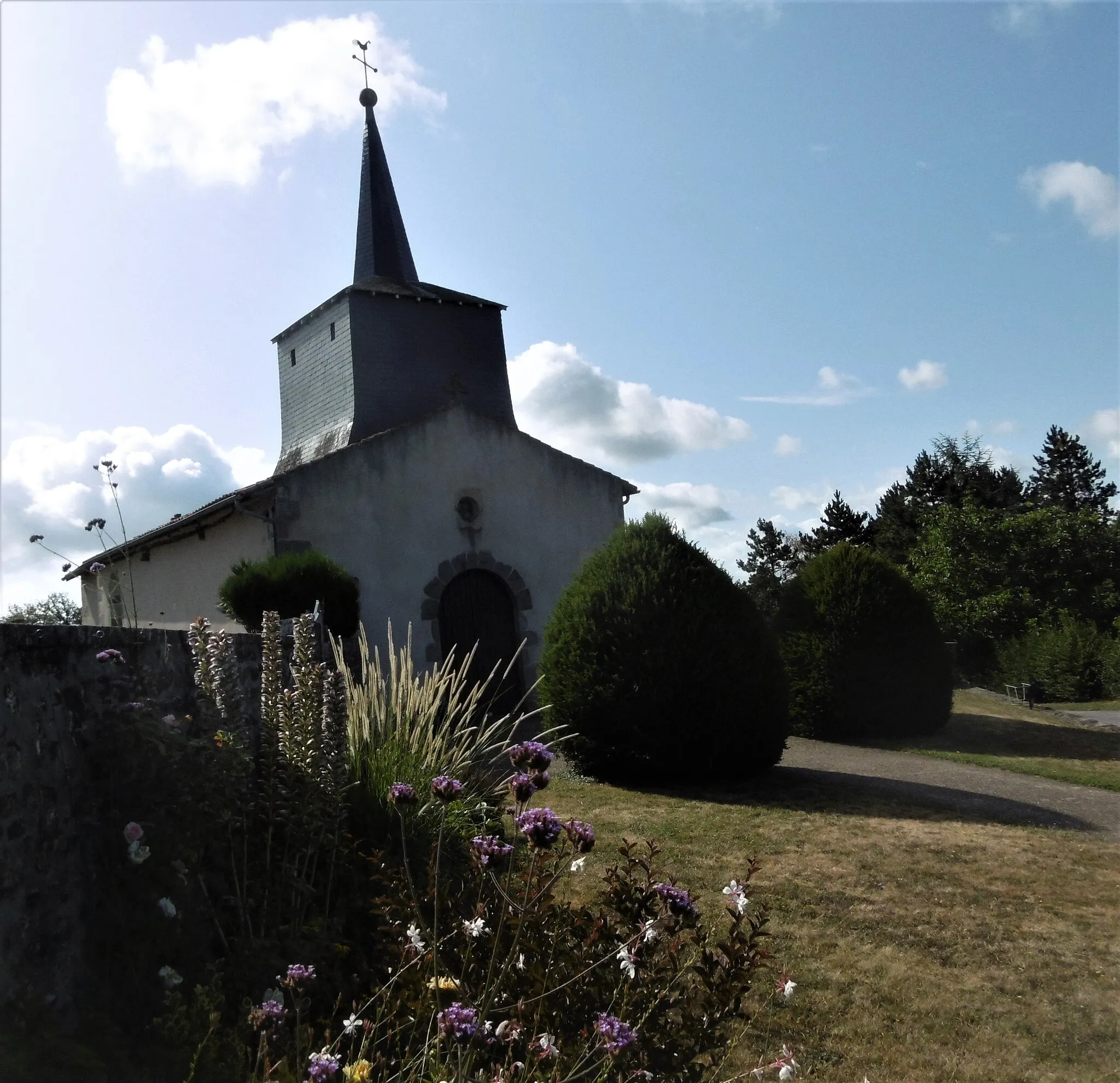 Photo showing: église de Saint-Ouen-sur-Gartempe