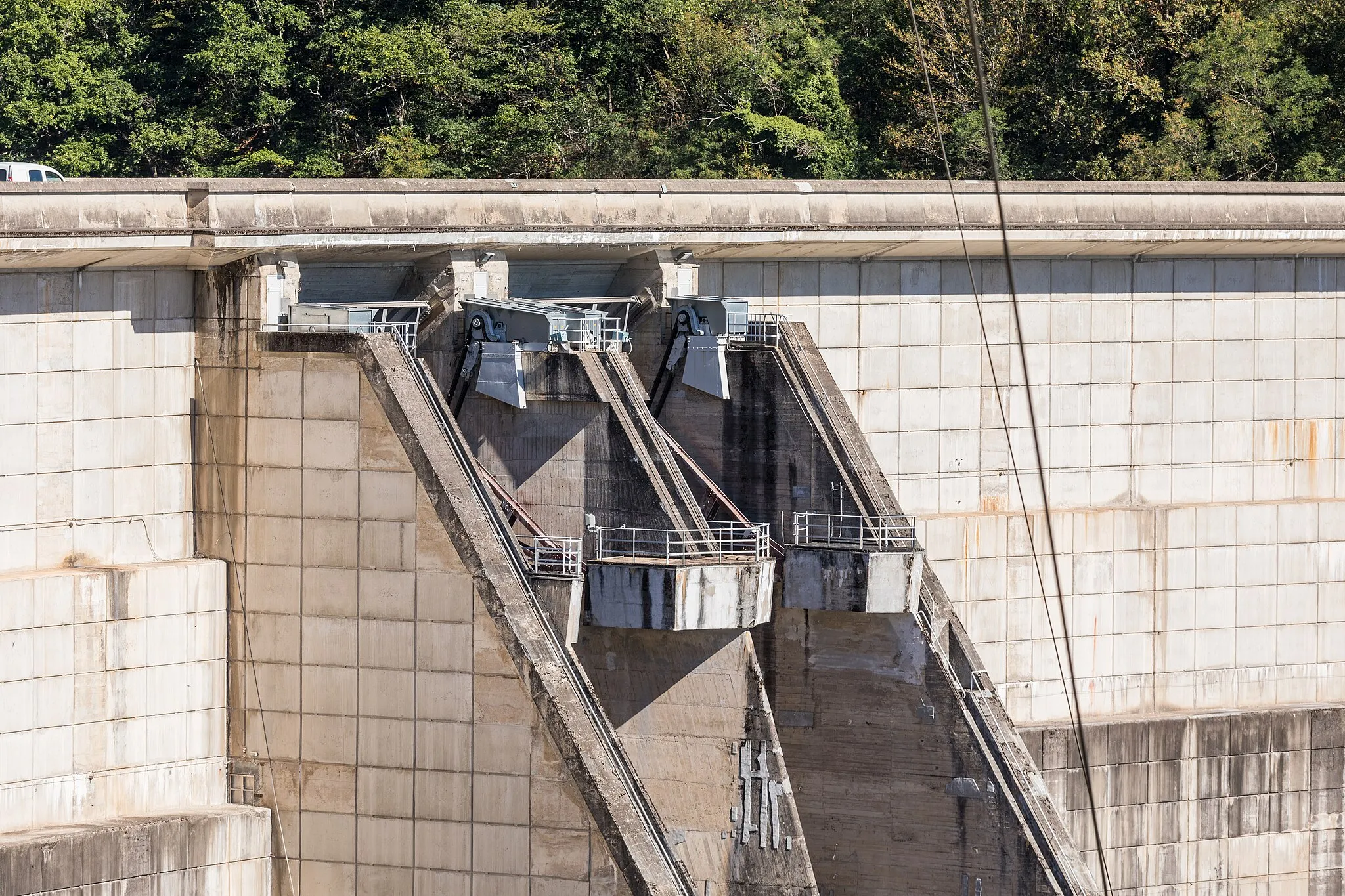 Photo showing: Barrage de Bort-les-Orgues