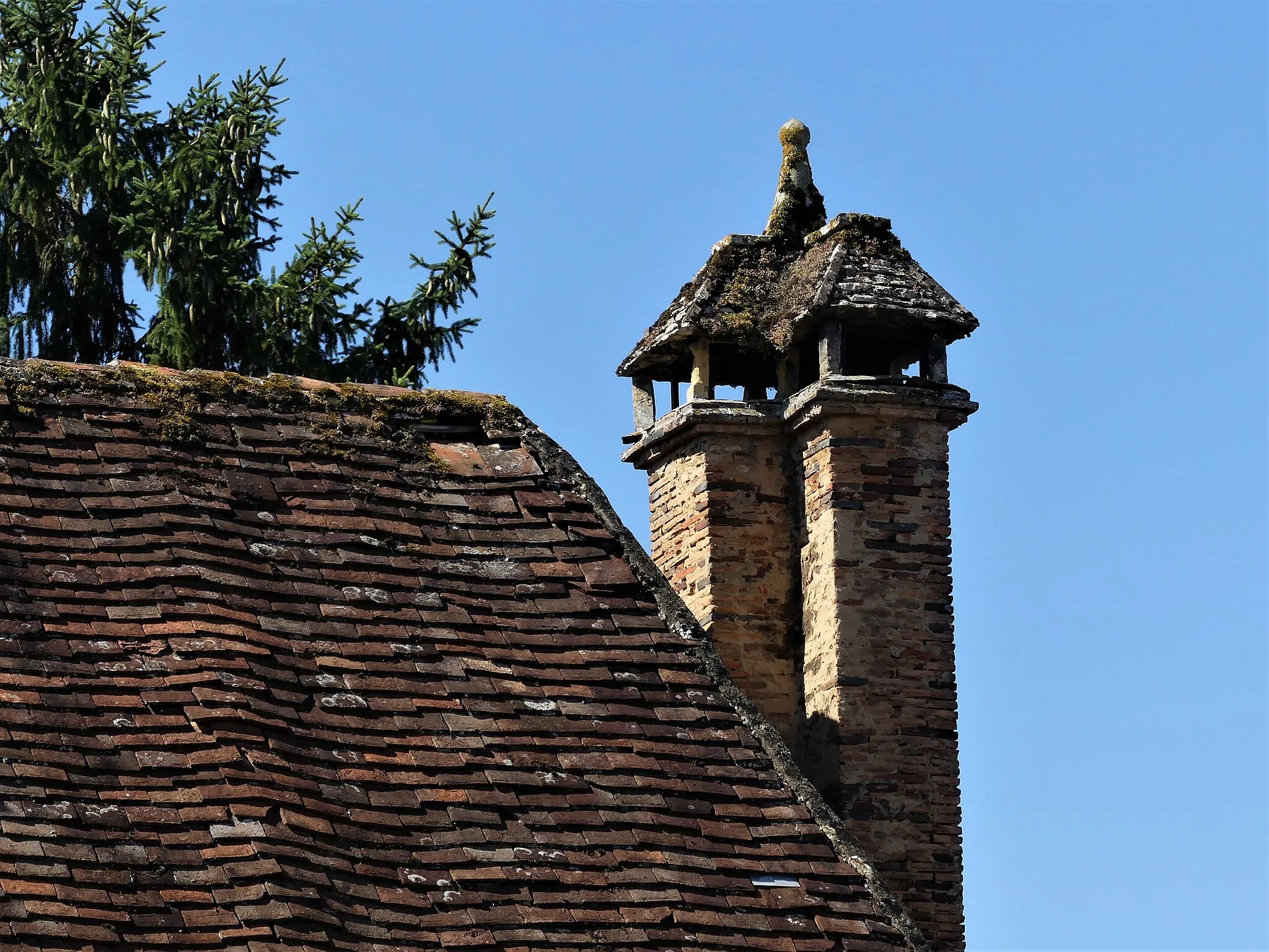 Photo showing: Cheminée dans le bourg de Prats-de-Carlux, Dordogne, France.