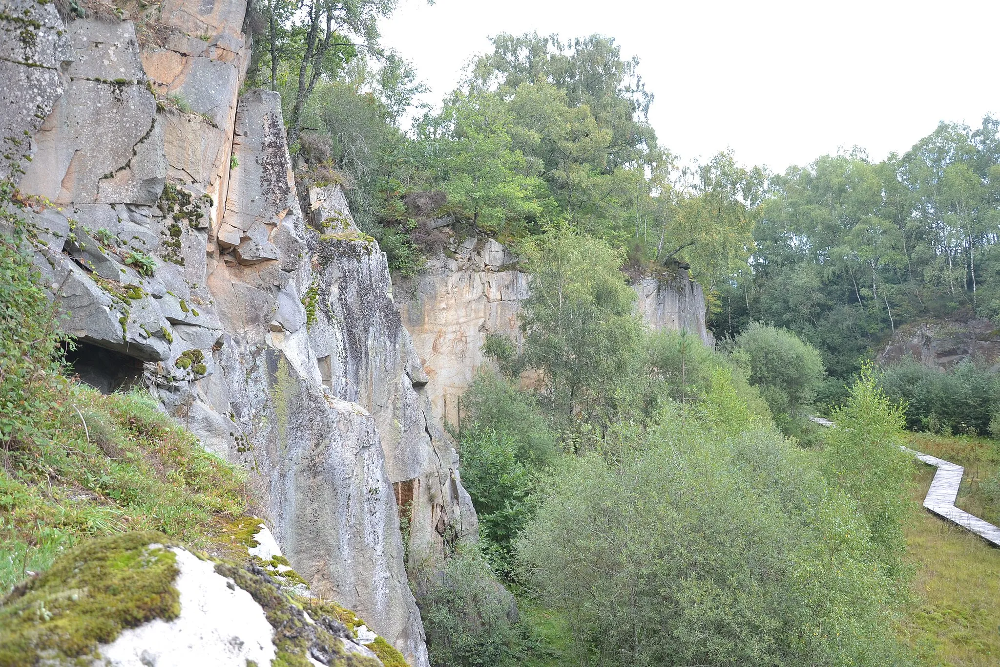 Photo showing: Anciennes carrières de granite du Maupuy (Saint-Léger-le-Guérétois, Creuse, France).