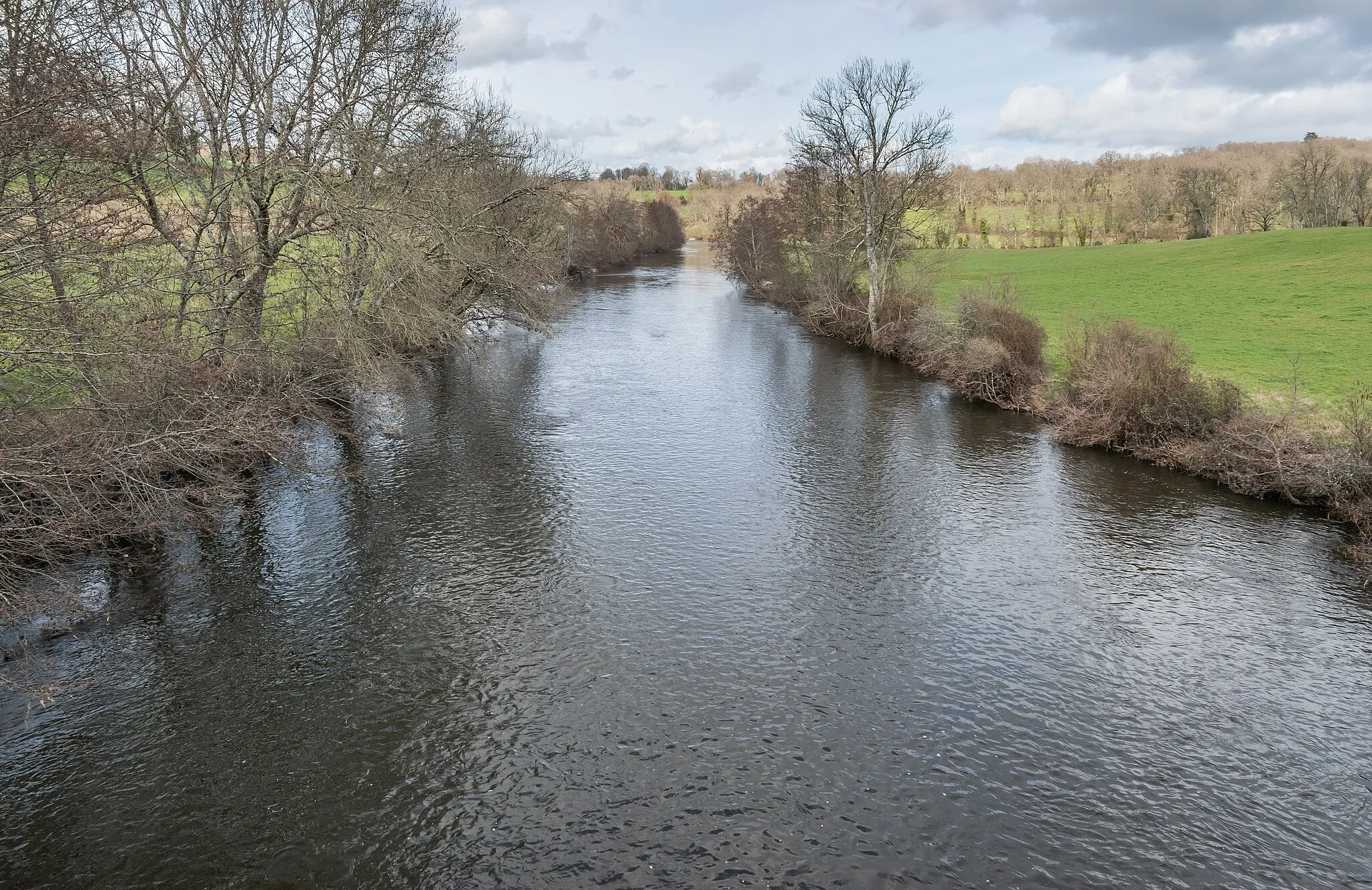 Photo showing: Gartempe river between Saint-Bonnet-de-Bellac and La Croix-sur-Gartempe, Haute-Vienne, France