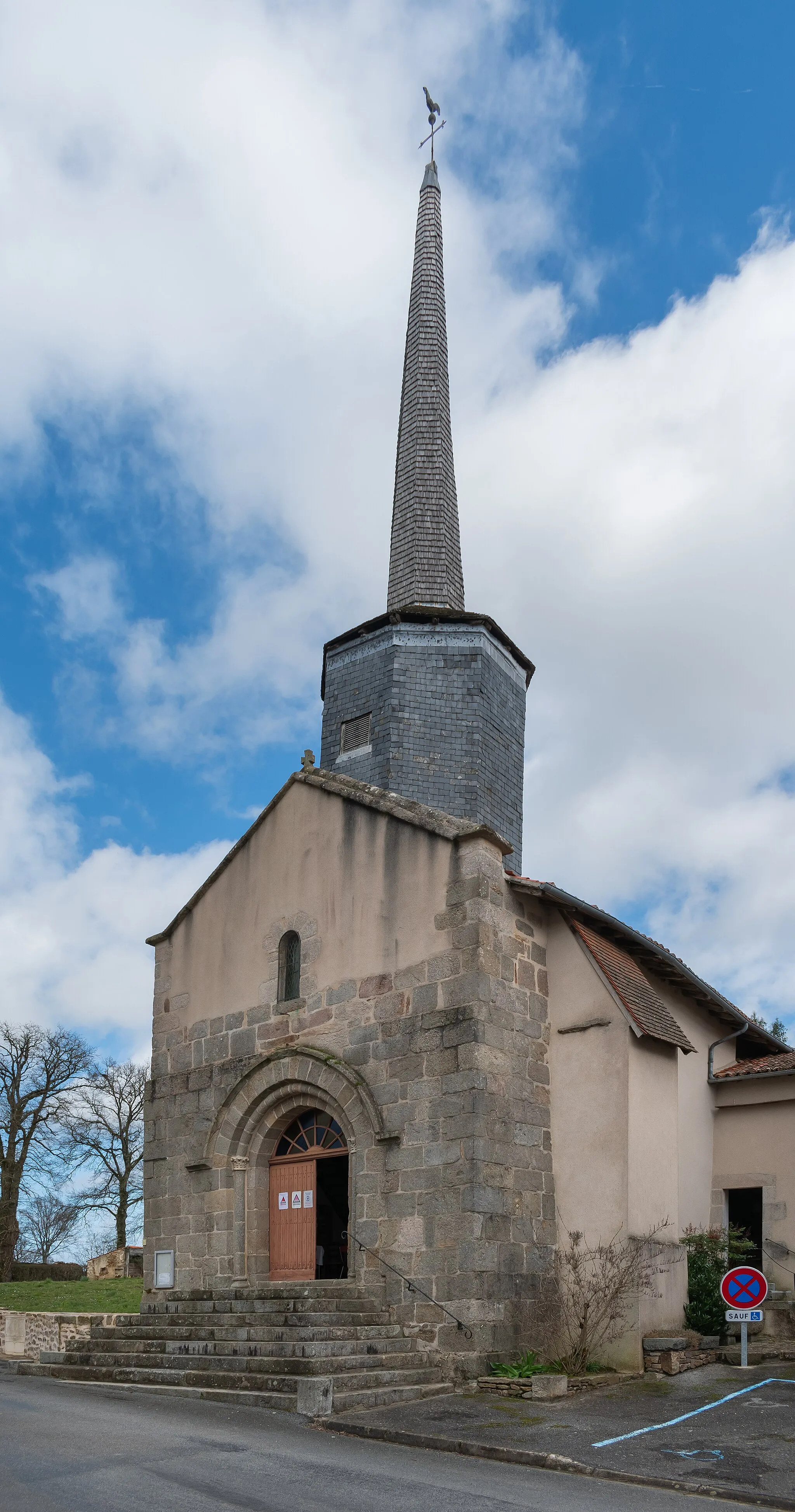Photo showing: Holy Cross church in La Croix-sur-Gartempe, Haute-Vienne, France