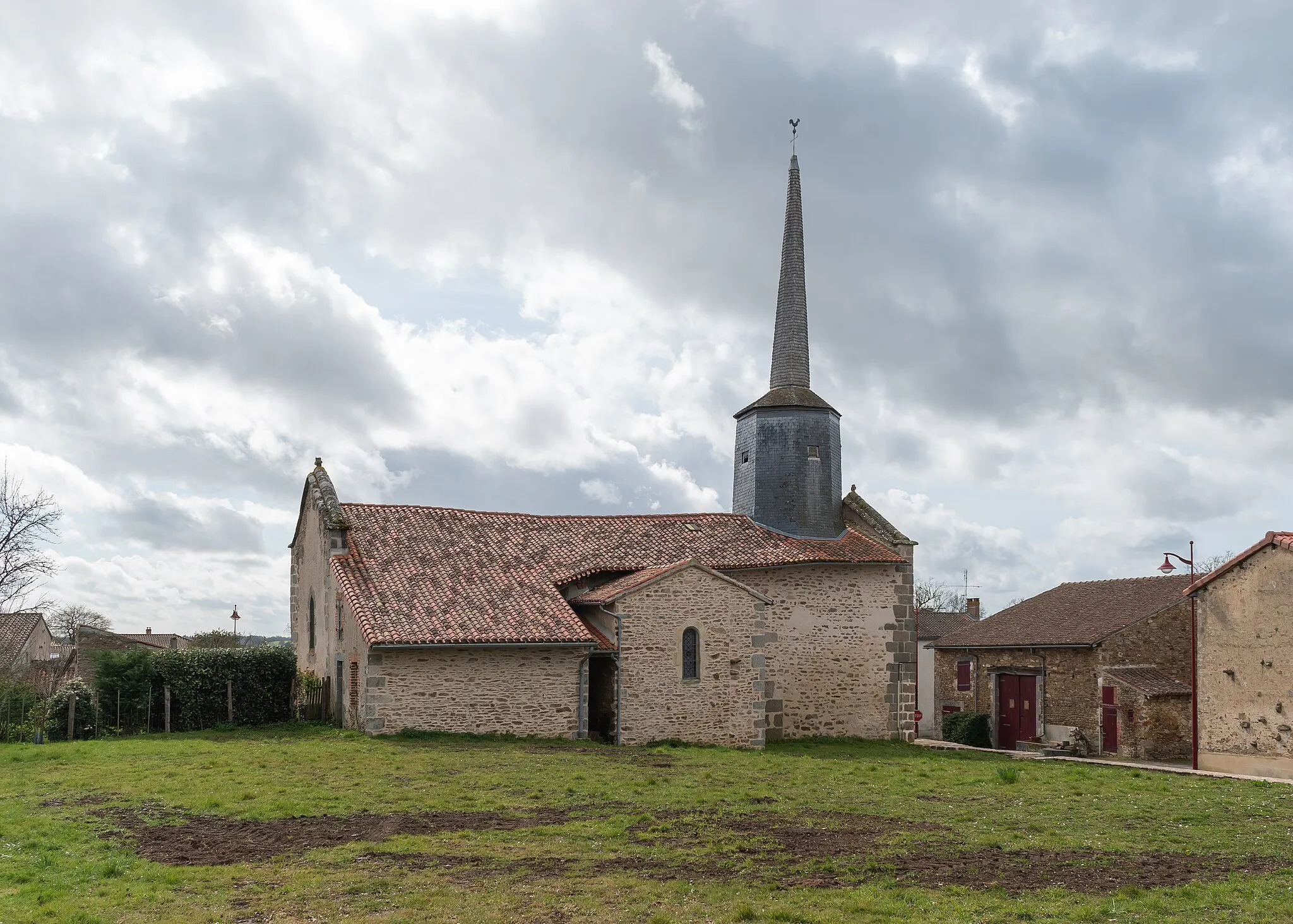 Photo showing: Holy Cross church in La Croix-sur-Gartempe, Haute-Vienne, France