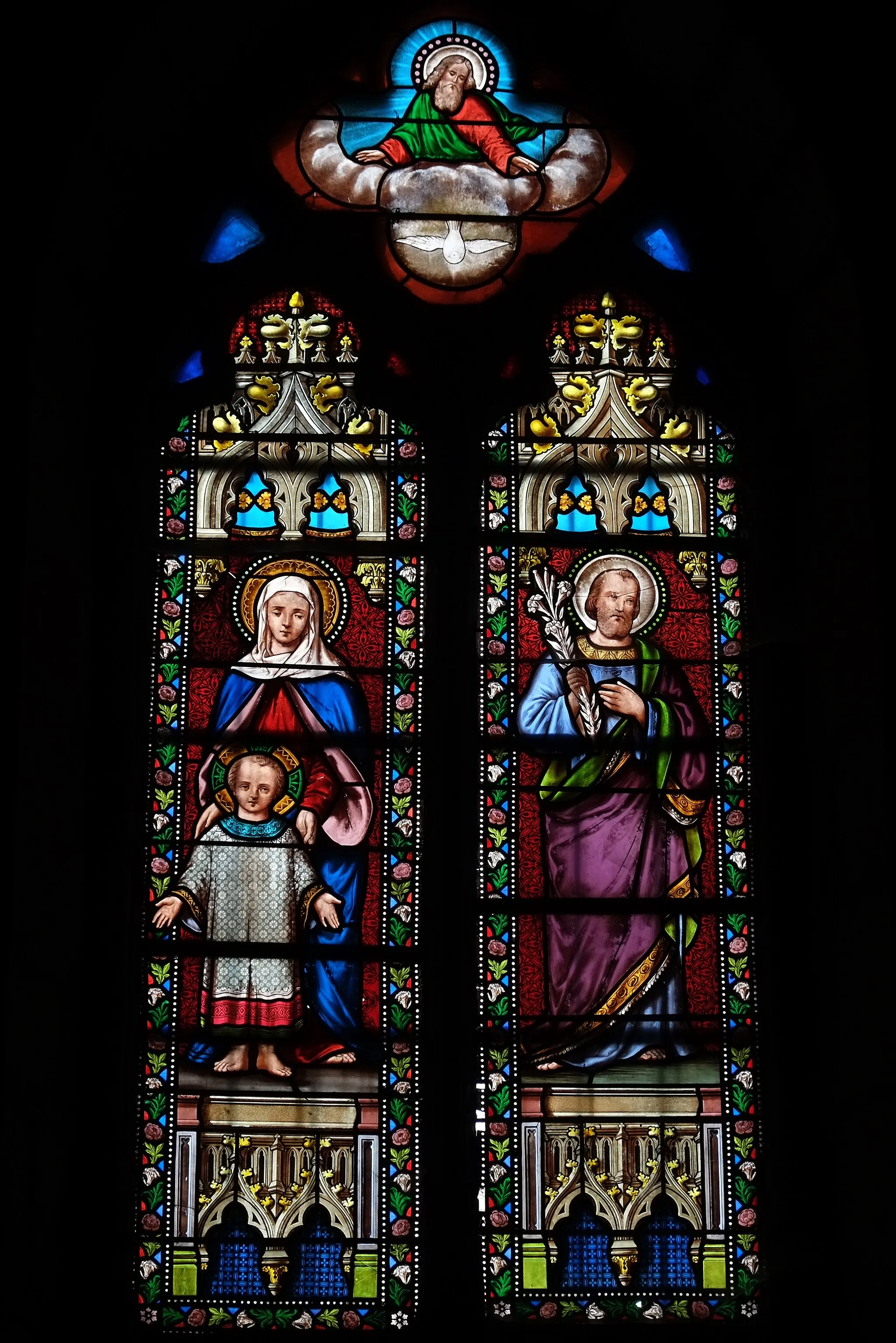 Photo showing: Bleiglasfenster in der Kirche Saint-Germain in Saint-Germain-les-Belles im Département Haute-Vienne in der Region Centre (Frankreich): Darstellung: Hl. Familie