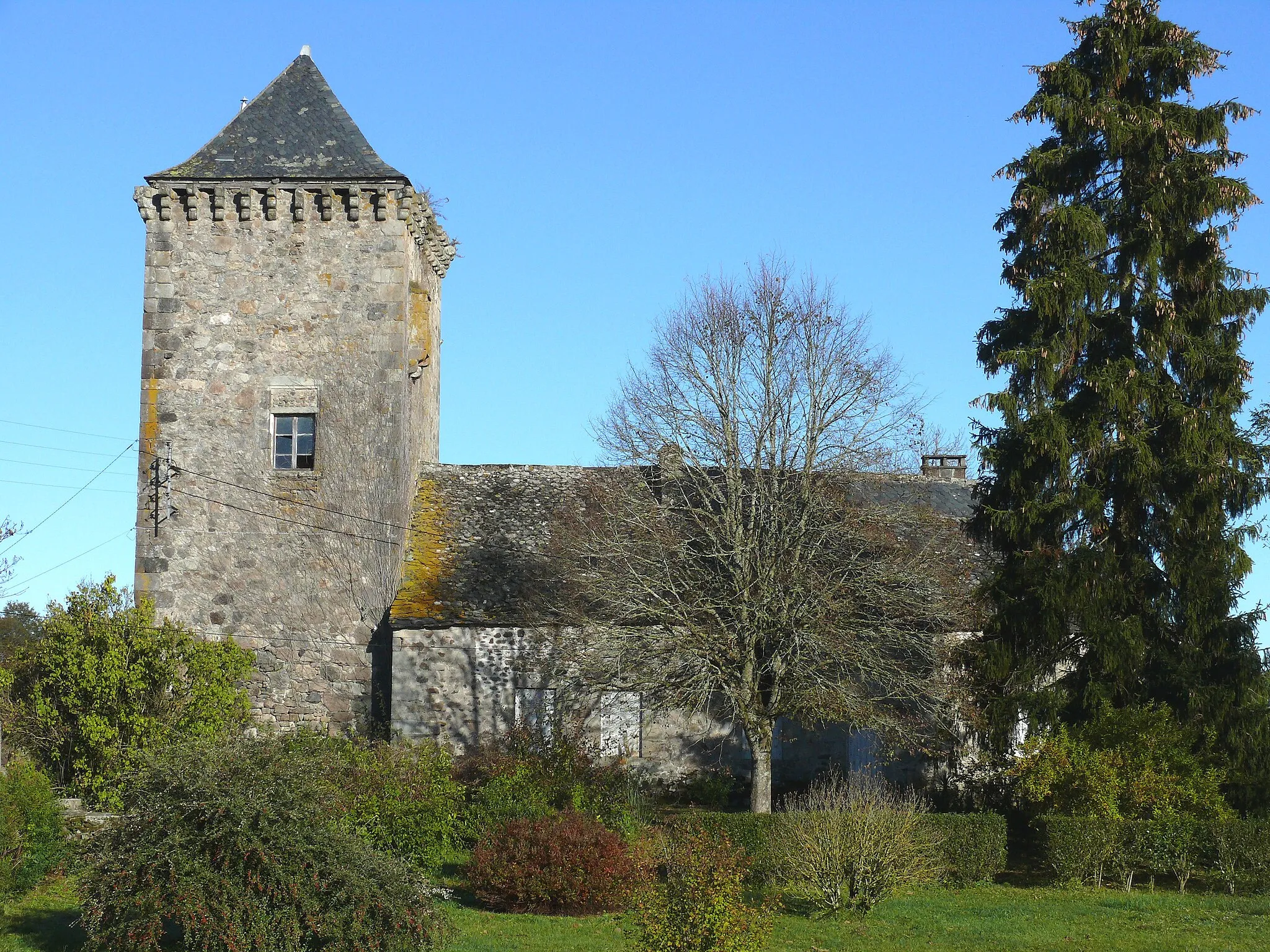 Photo showing: Sauvat - Tour de Chavagnac