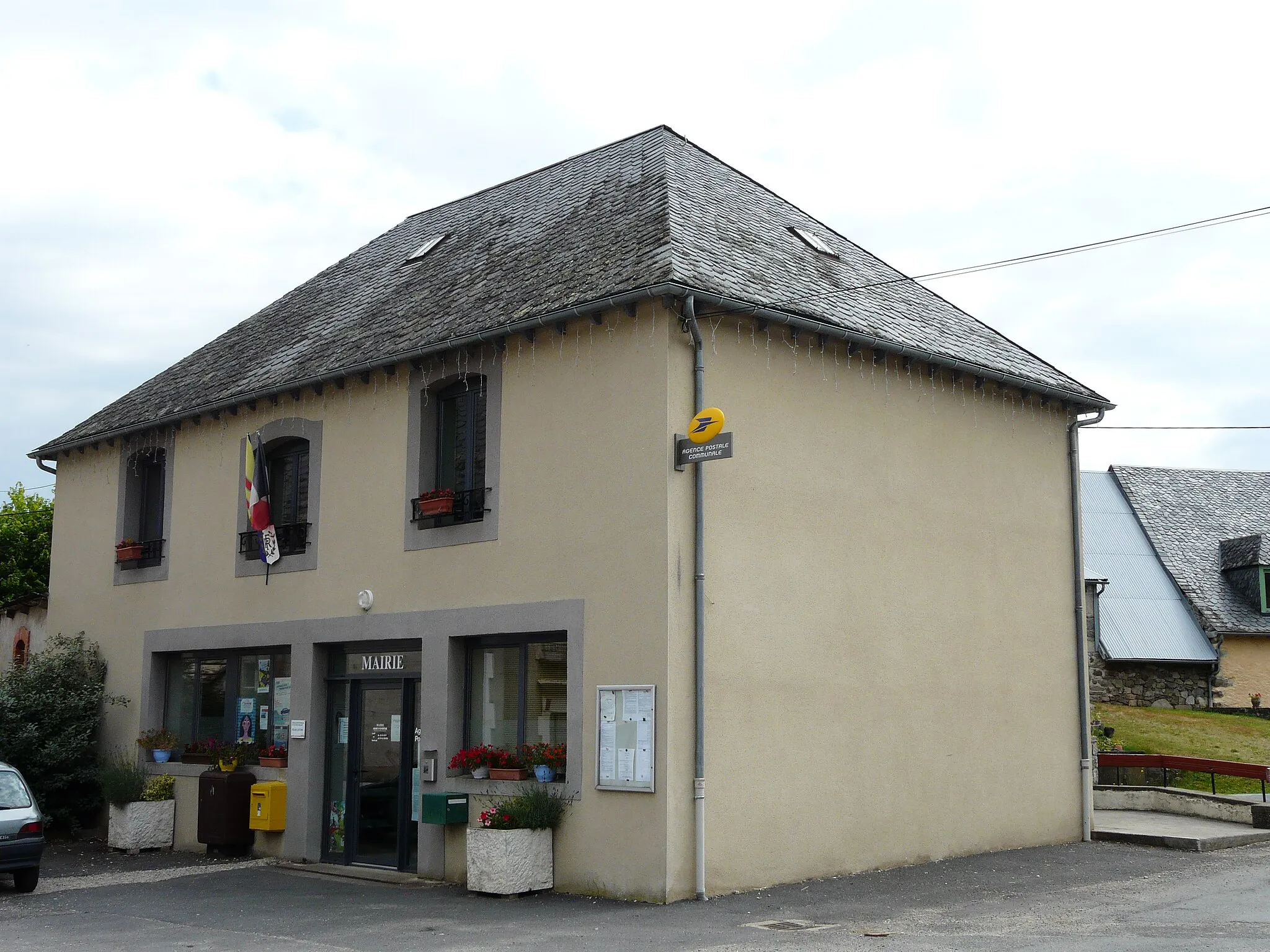 Photo showing: La mairie de Vebret, Cantal, France.