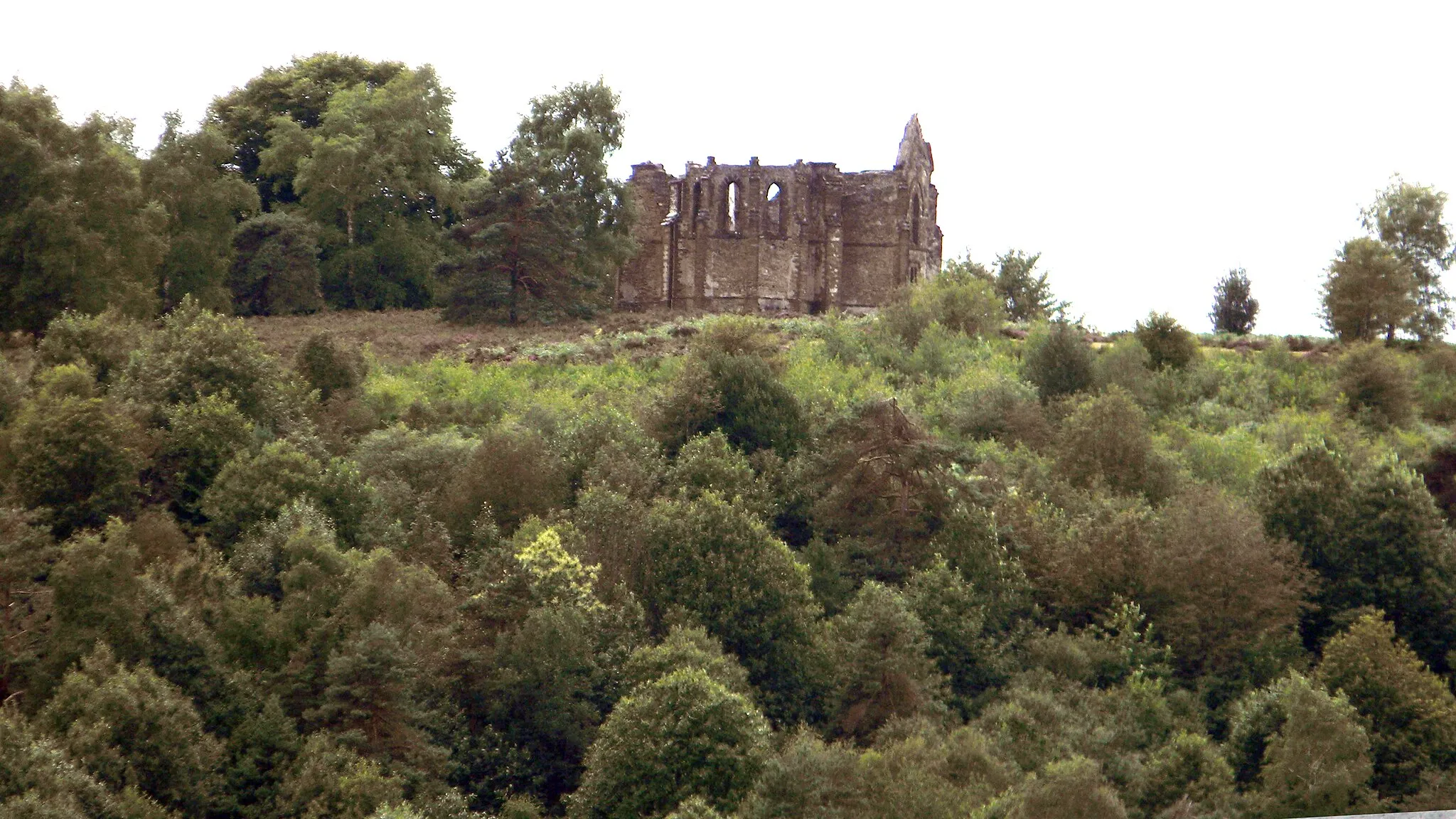 Photo showing: Le Mont Gargan et sa chapelle ruinée