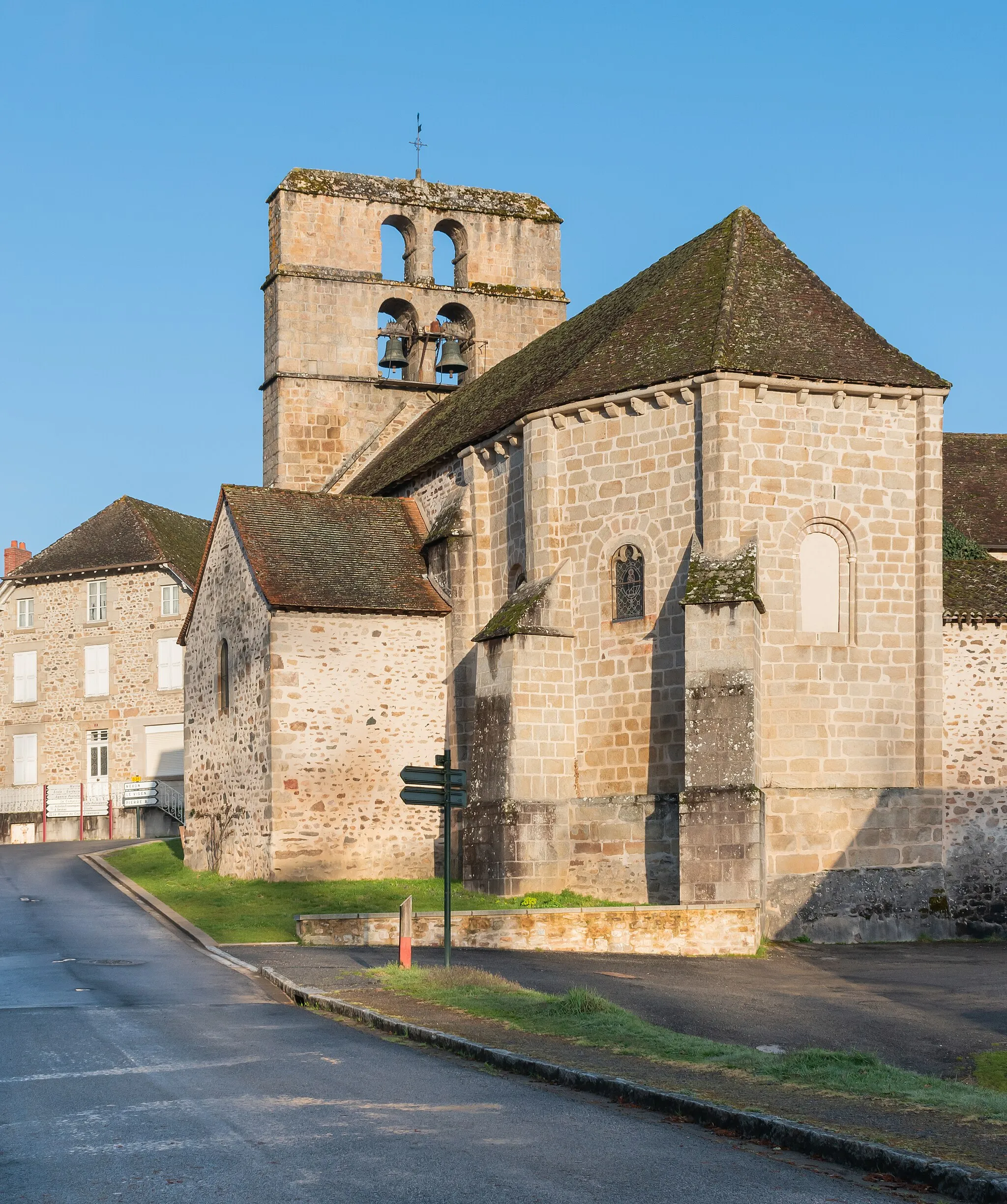 Photo showing: This building is inscrit au titre des monuments historiques de la France. It is indexed in the base Mérimée, a database of architectural heritage maintained by the French Ministry of Culture, under the reference PA00100487 .