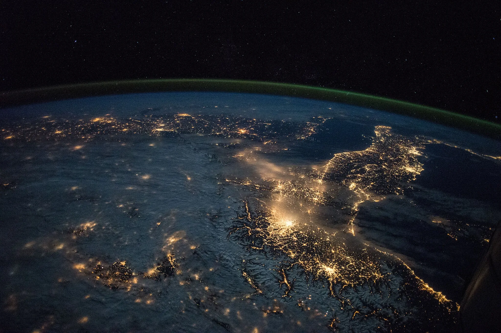 Photo showing: View of Earth taken during ISS Expedition 43.