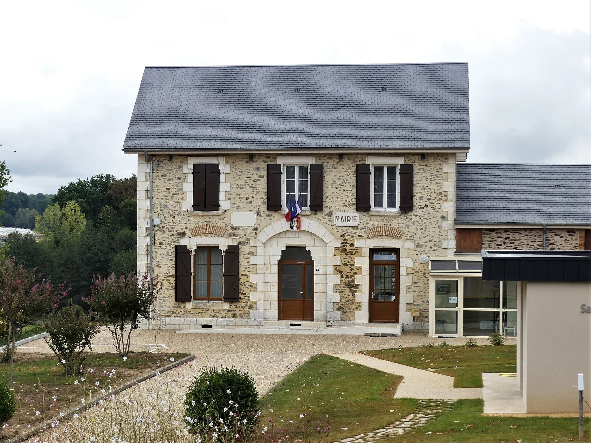 Photo showing: La mairie de Beyssenac, Corrèze, France.