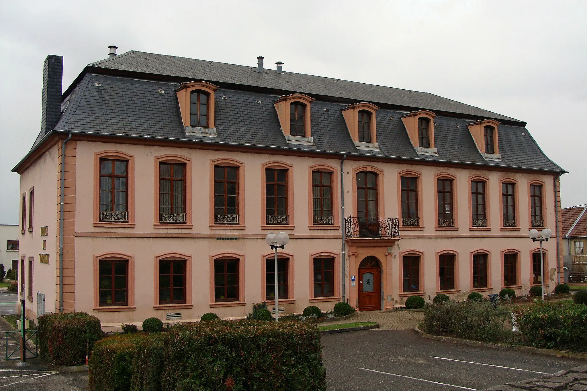 Photo showing: Château Barrabino de Forbach construit en 1716 pour Henning, baron de Stralenheim, résidence de la comtesse Marianne Camasse de Forbach.