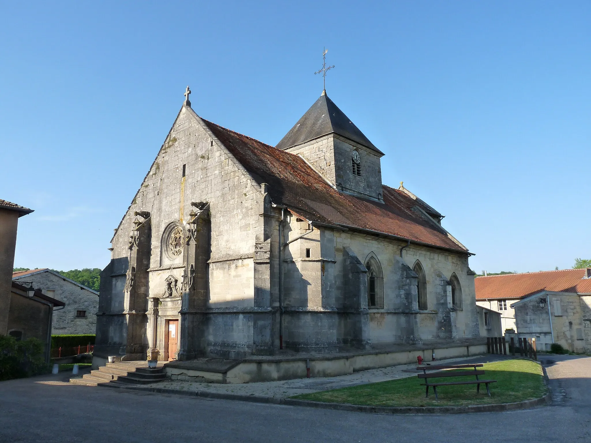 Photo showing: Eglise de Bazincourt-sur-Saulx (Meuse). Inscrite aux Monuments historiques en 1968.