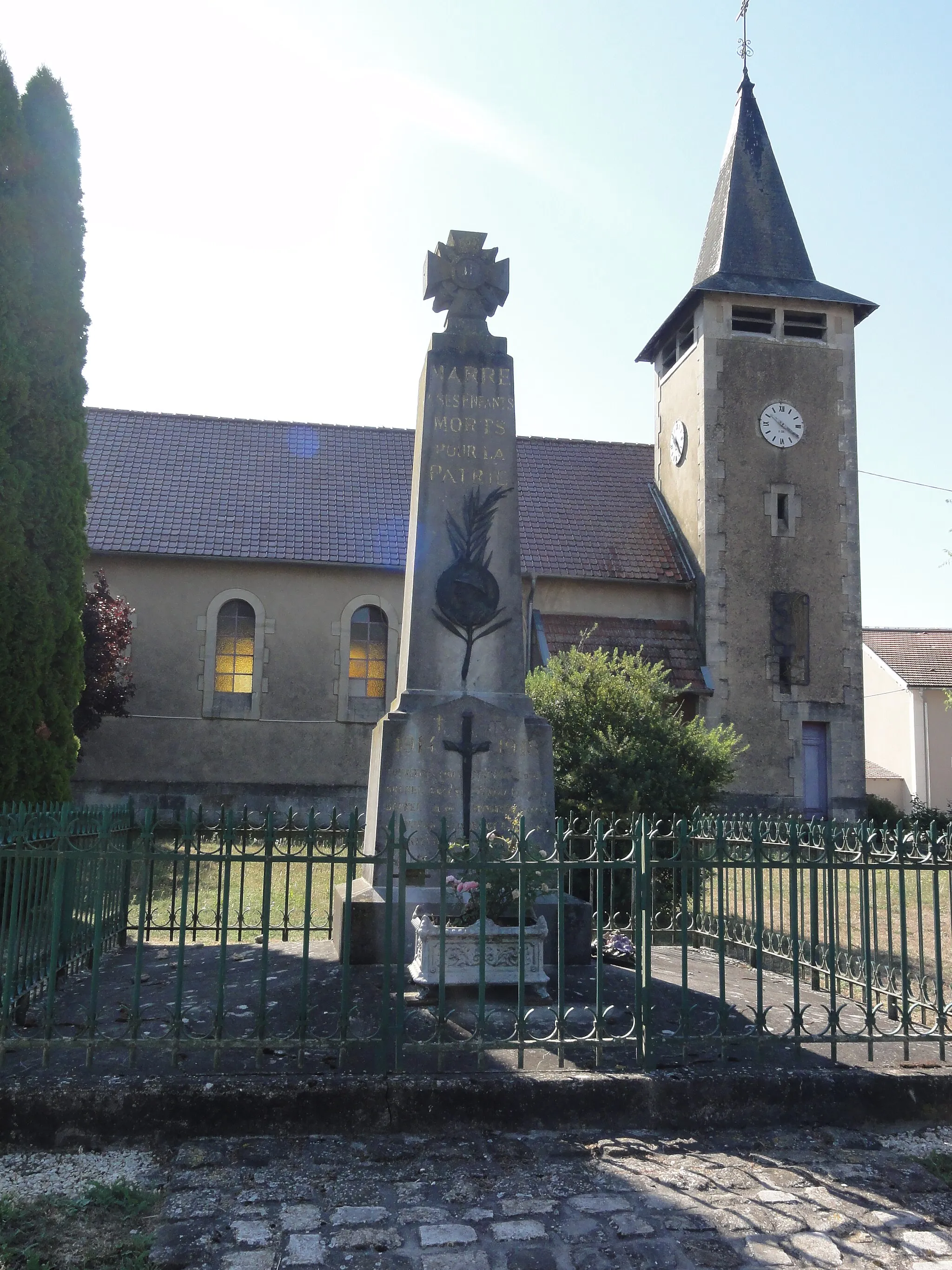 Photo showing: Marre (Meuse) monument aux morts