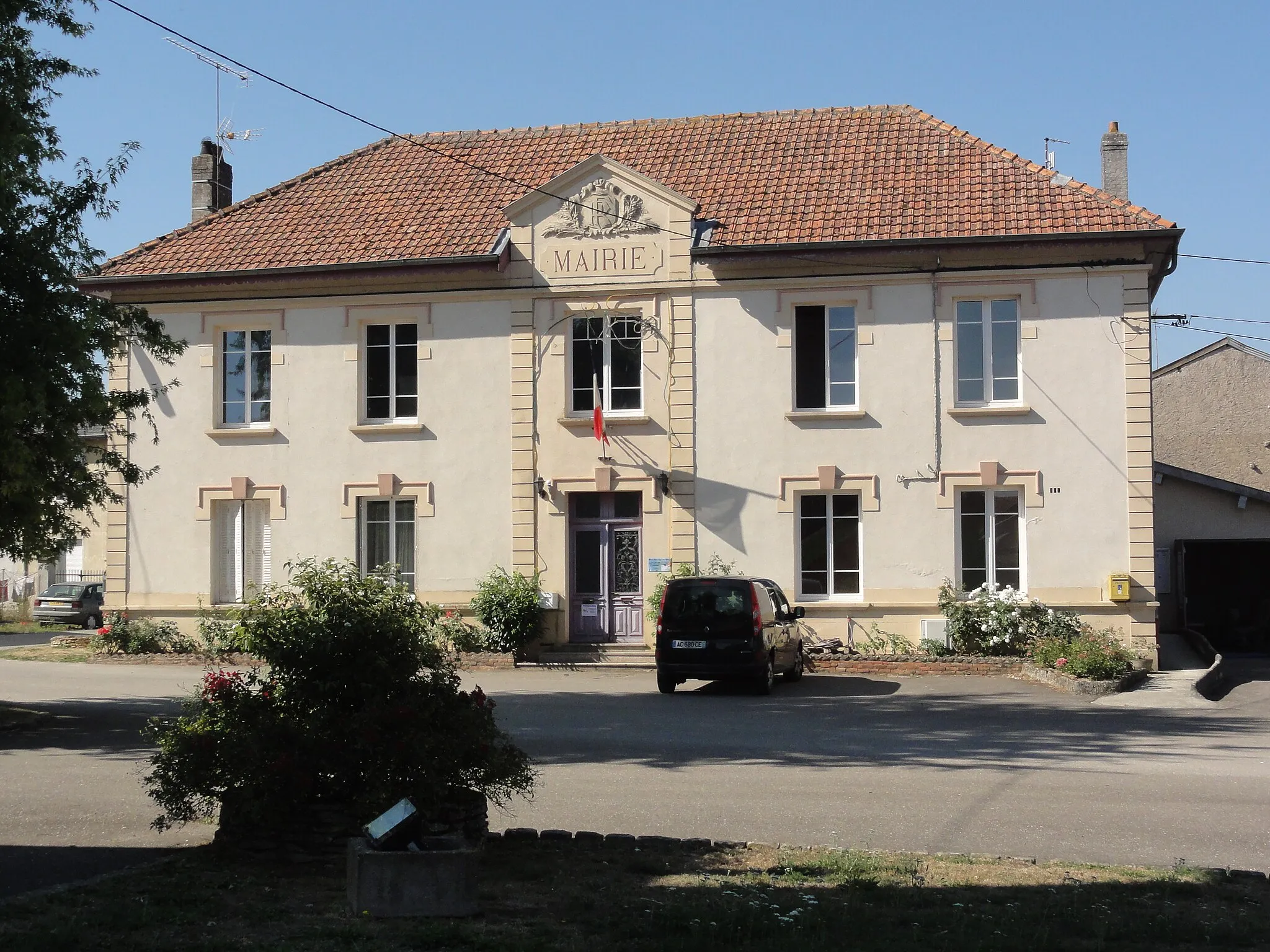 Photo showing: Marre (Meuse) mairie