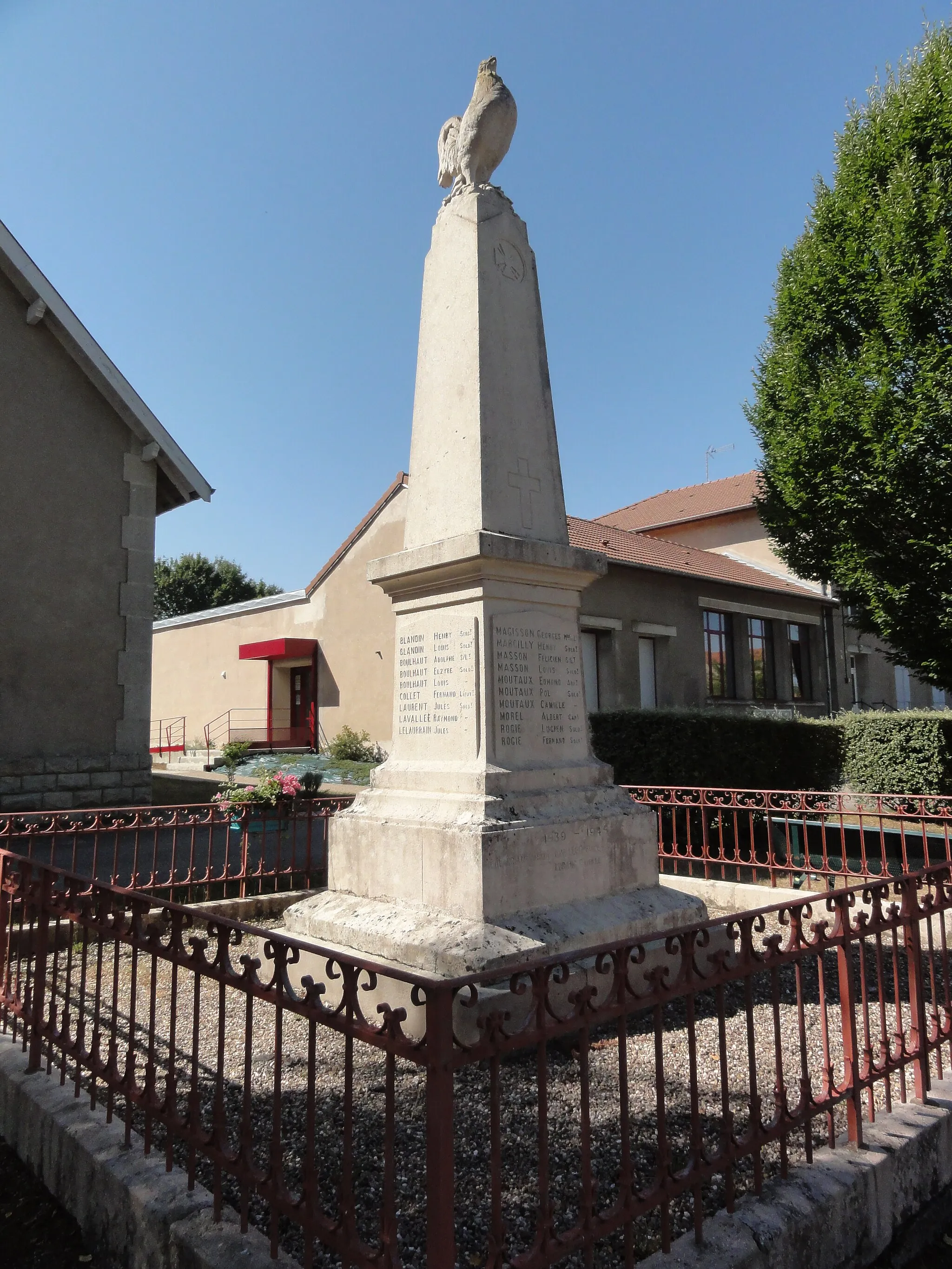 Photo showing: Chattancourt (Meuse) monument aux morts