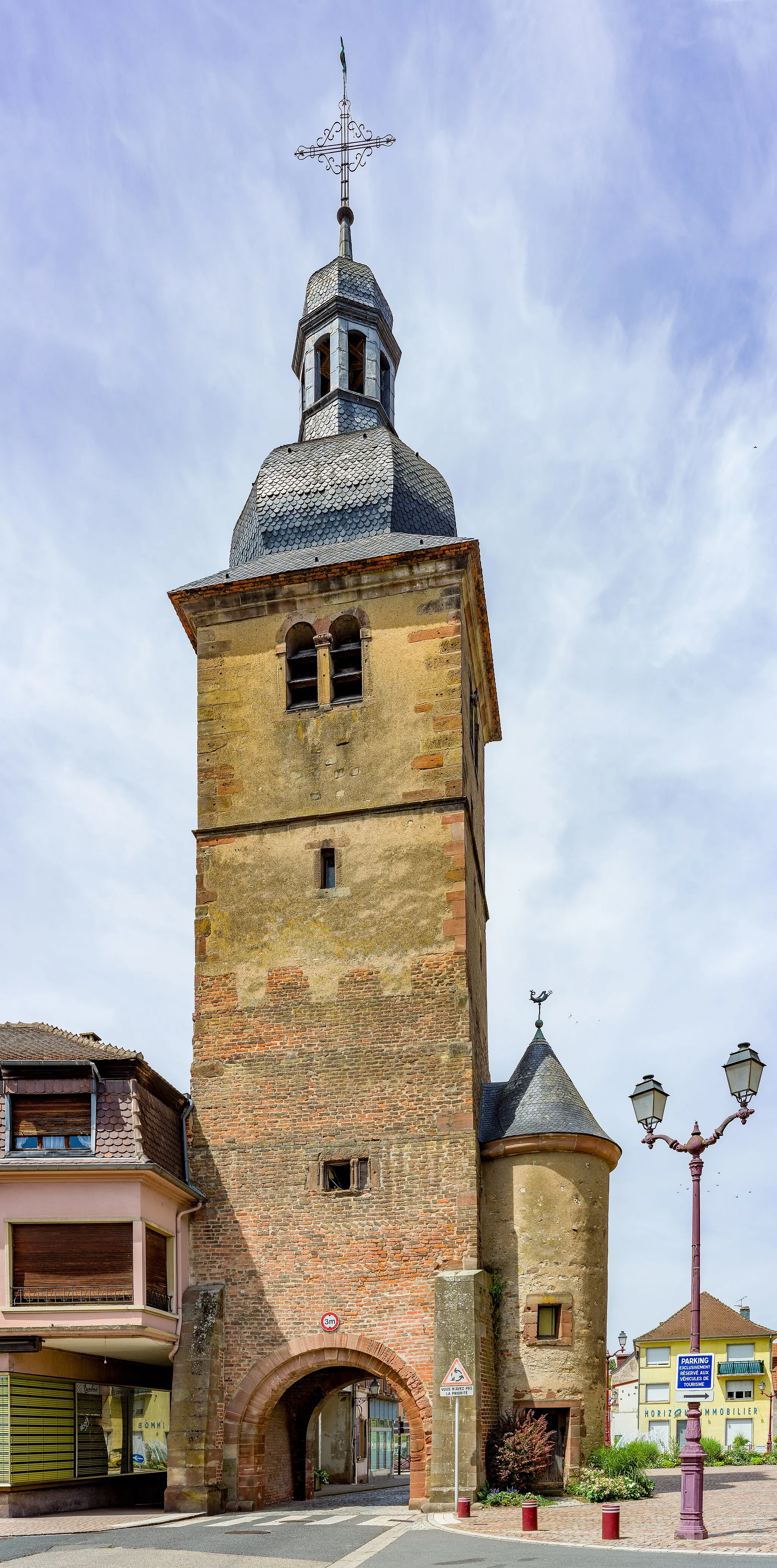 Photo showing: The Albe Tower in Sarralbe, France.