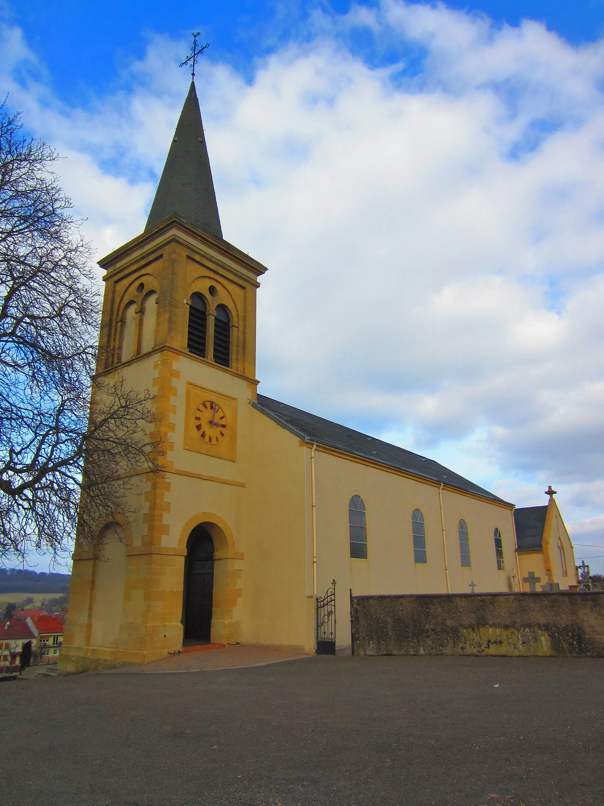Photo showing: Drogny church