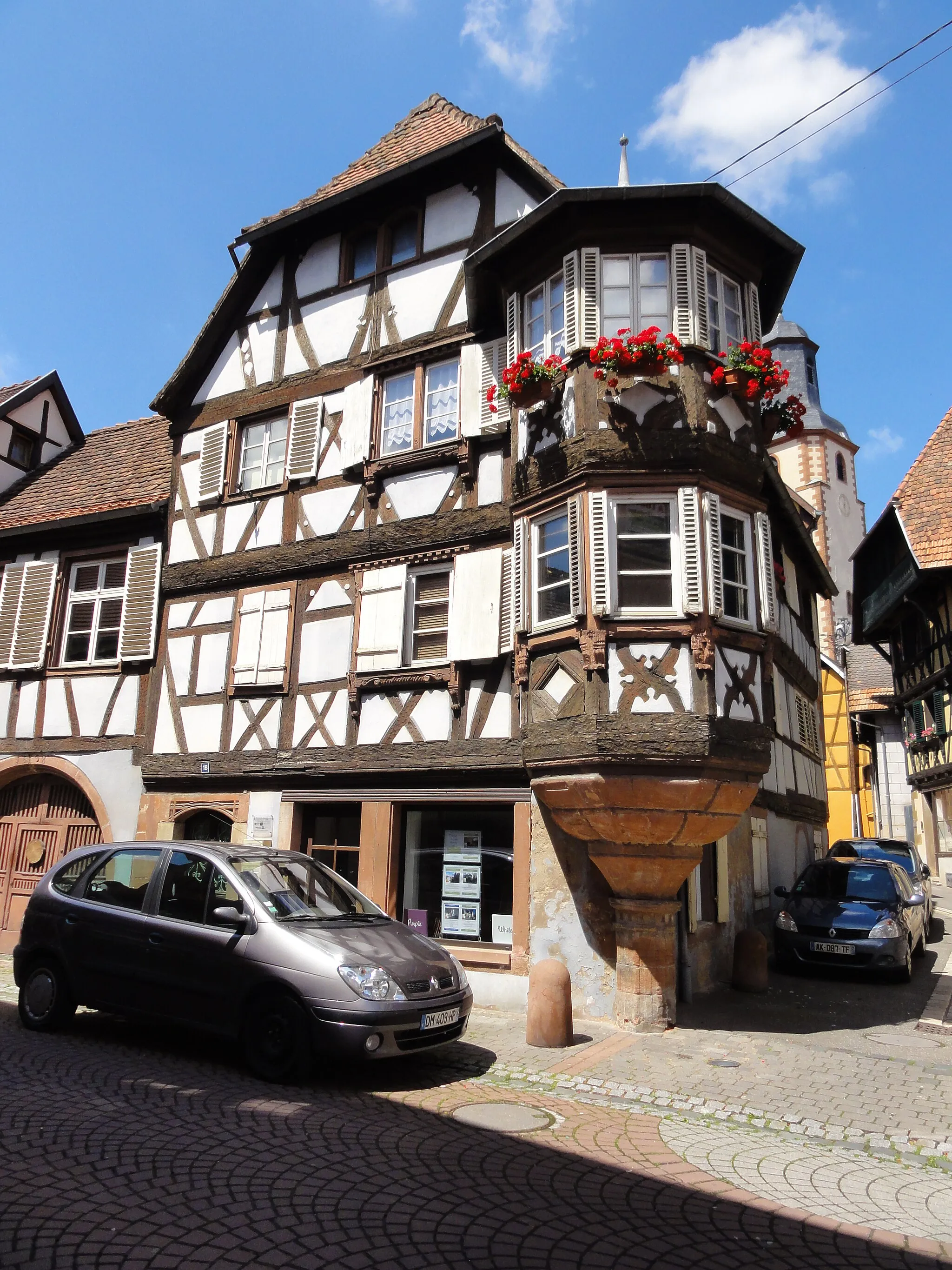 Photo showing: Alsace, Bas-Rhin, Bouxwiller, Maison d'écoutète puis de receveur ecclésiastique (1598), 18 rue du Canal (PA00084648, IA67009604).