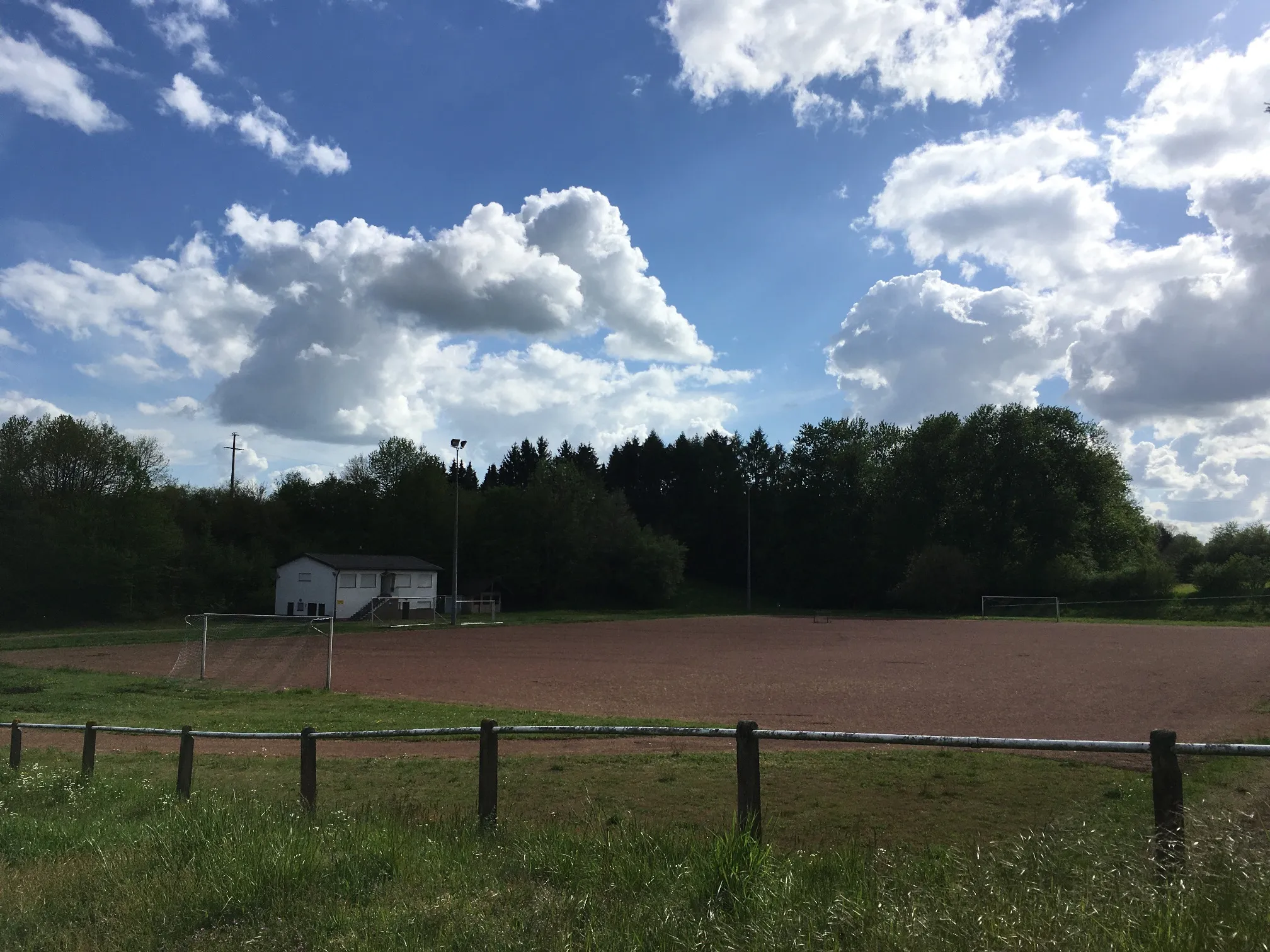 Photo showing: Sportplatz Naßweiler im Mai 2021