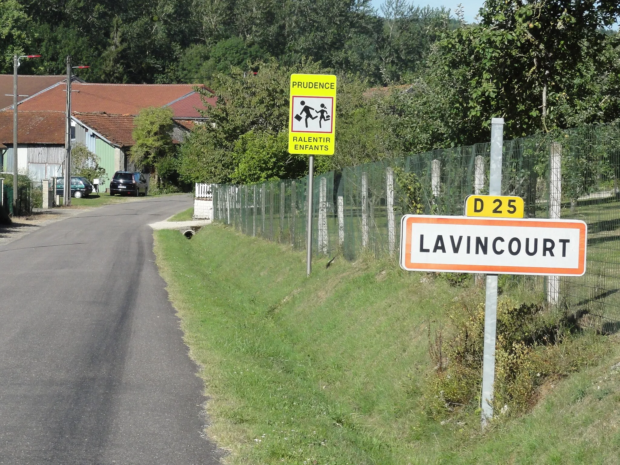 Photo showing: Lavincourt (Meuse) city limit sign