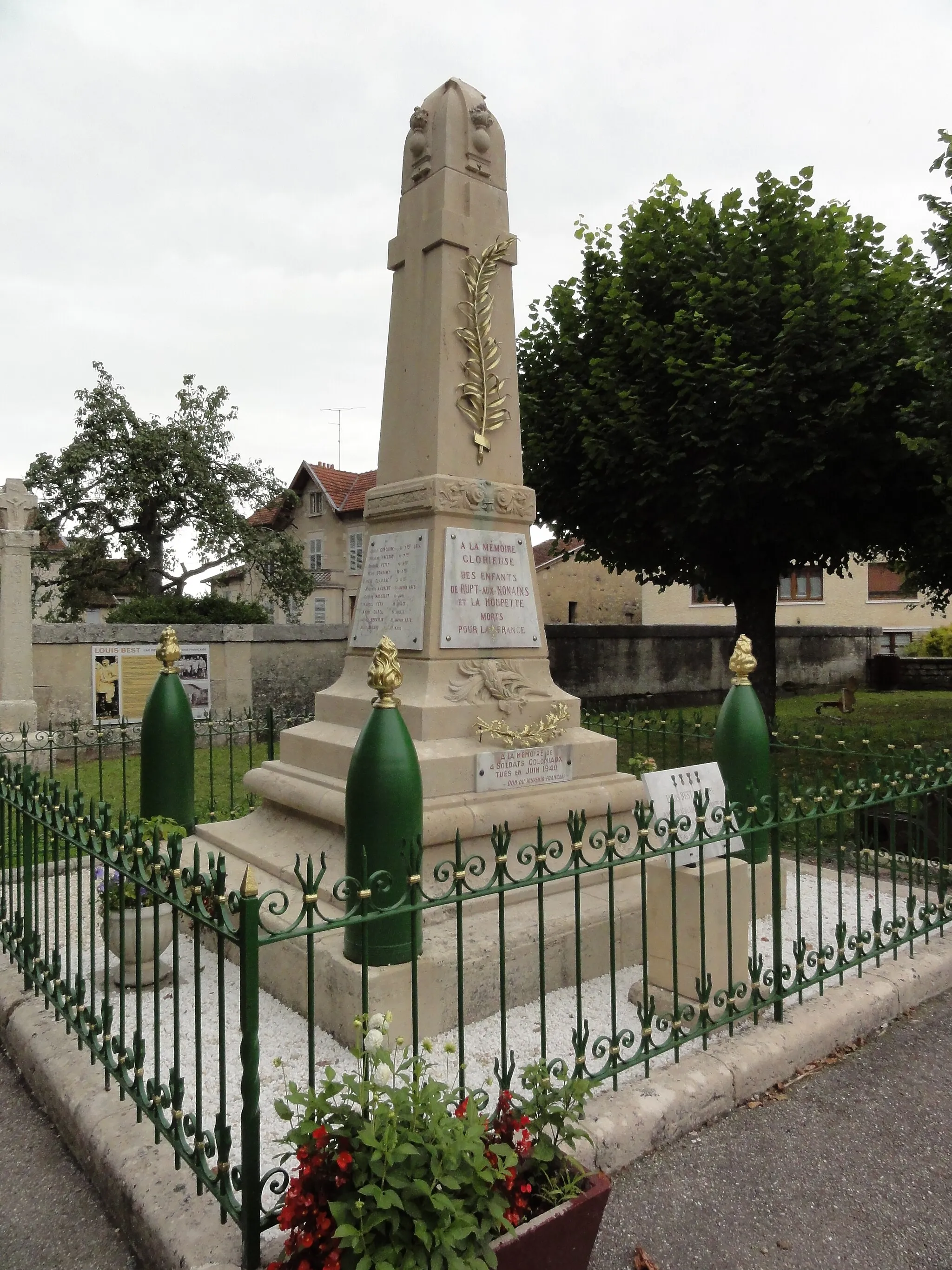 Photo showing: Rupt-aux-Nonains (Meuse) monument aux morts