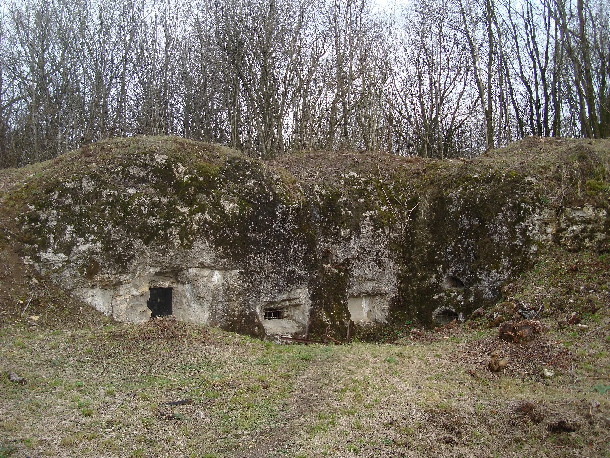 Photo showing: Part of the defenses of the fort