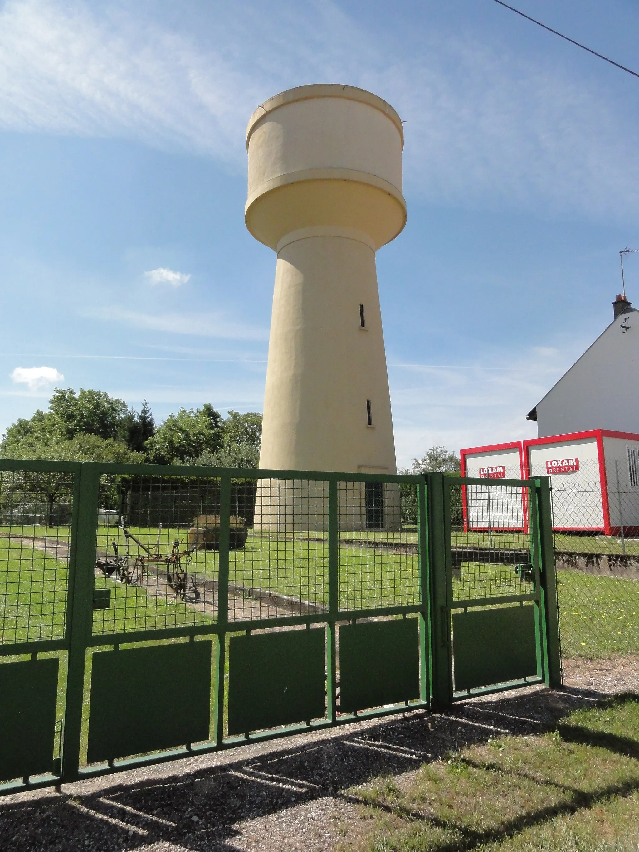 Photo showing: Andernay (Meuse) château-d'eau