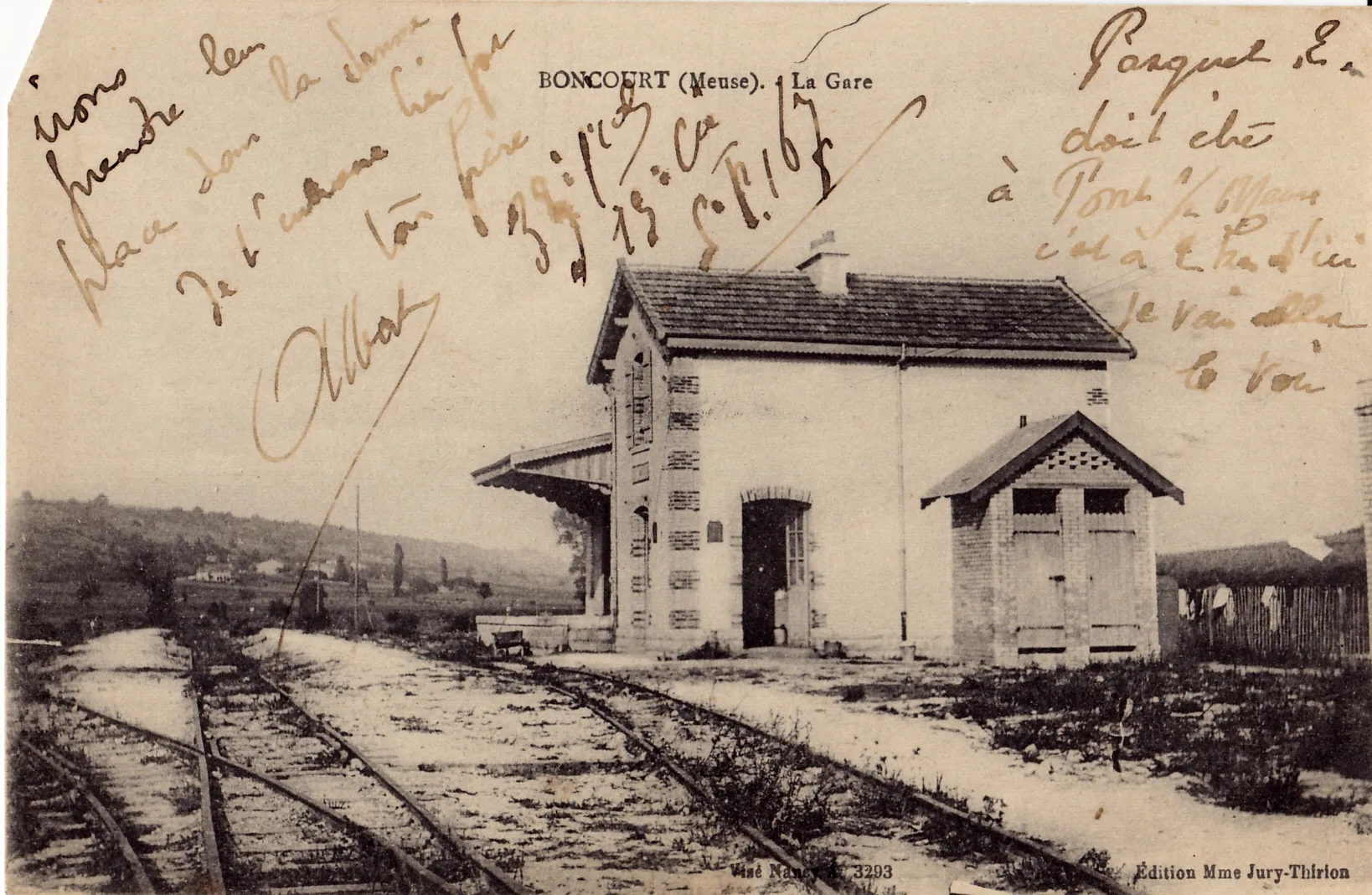 Photo showing: Carte postale ancienne éditée par Mme Jury-Thirion  : BONCOURT - La Gare.
Mention de censure : Visé Nancy 3293