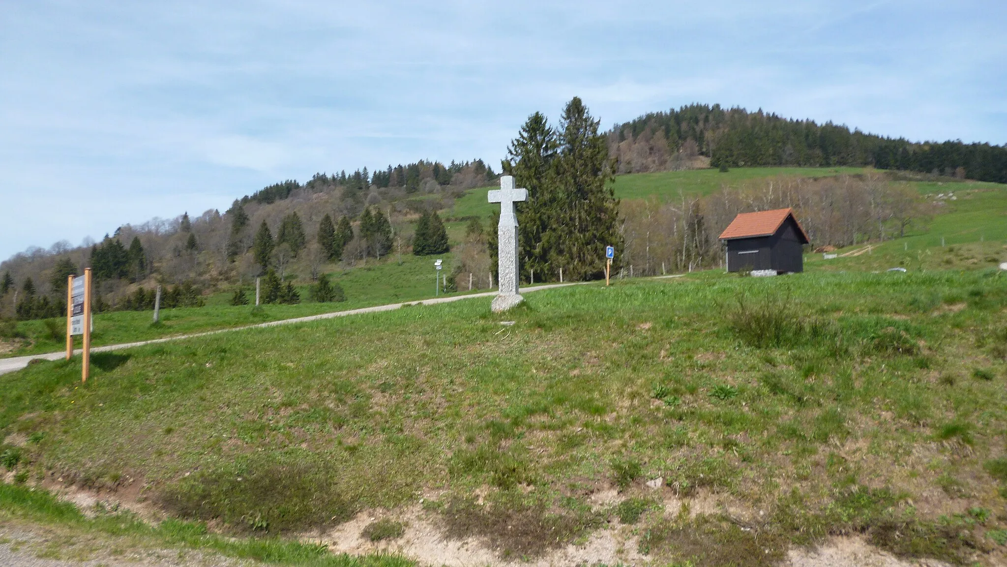 Photo showing: Croix de chemin, située sur la commune de Fresse-sur-Moselle (Vosges).