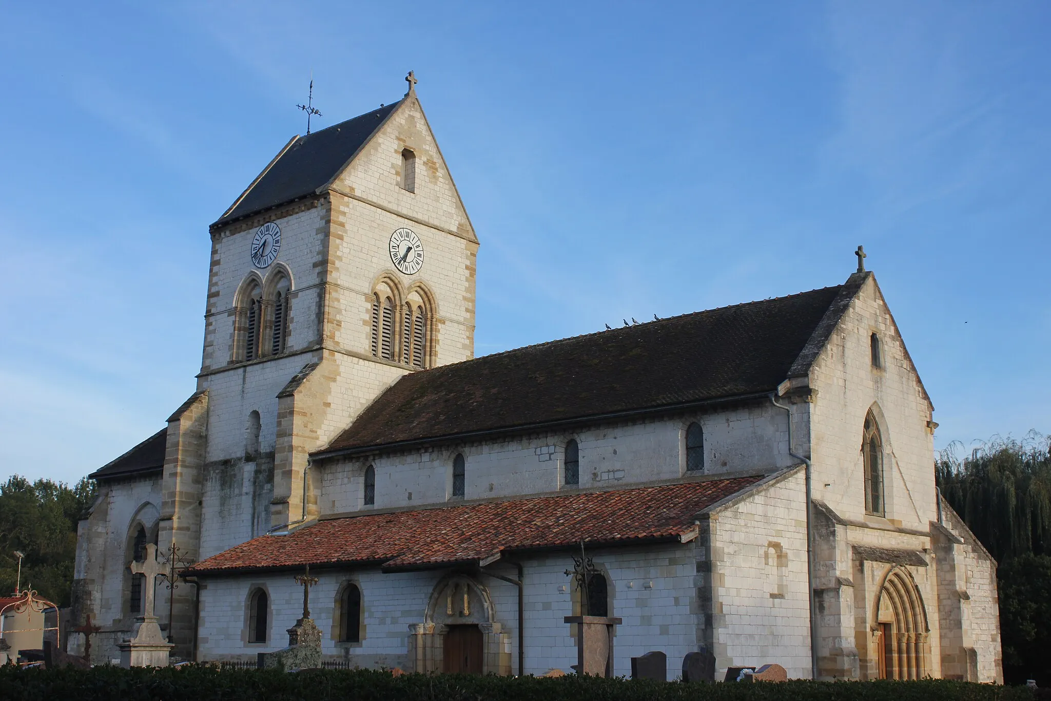 Photo showing: L'église Saint-Maurice d'Heiltz-l'Évêque (département de la Marne).
