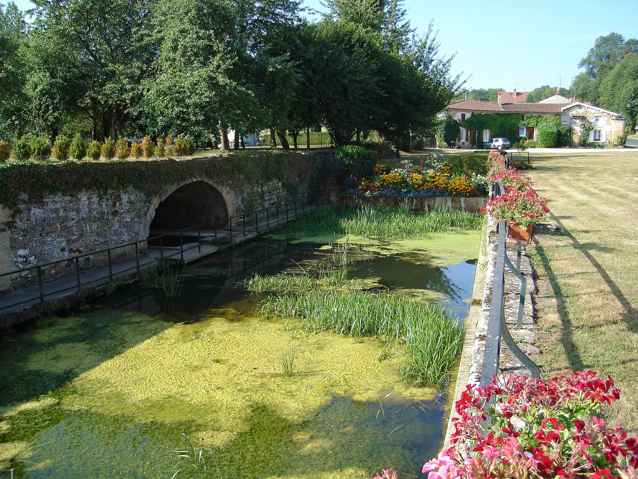 Photo showing: TROIS-FONTAINES-L'ABBAYE